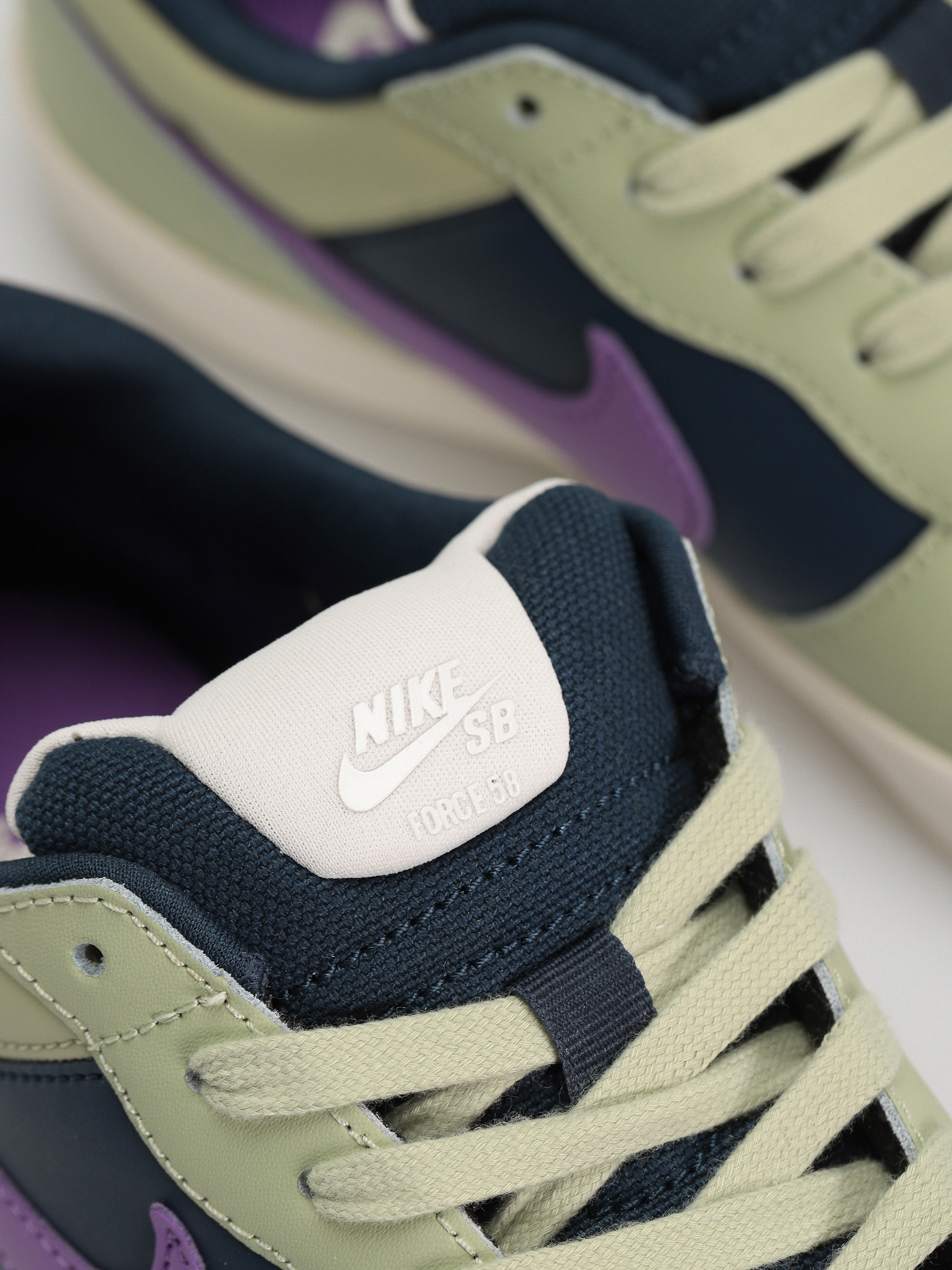 Topánky Nike SB Force 58 Premium (olive aura/black raspberry armory navy)