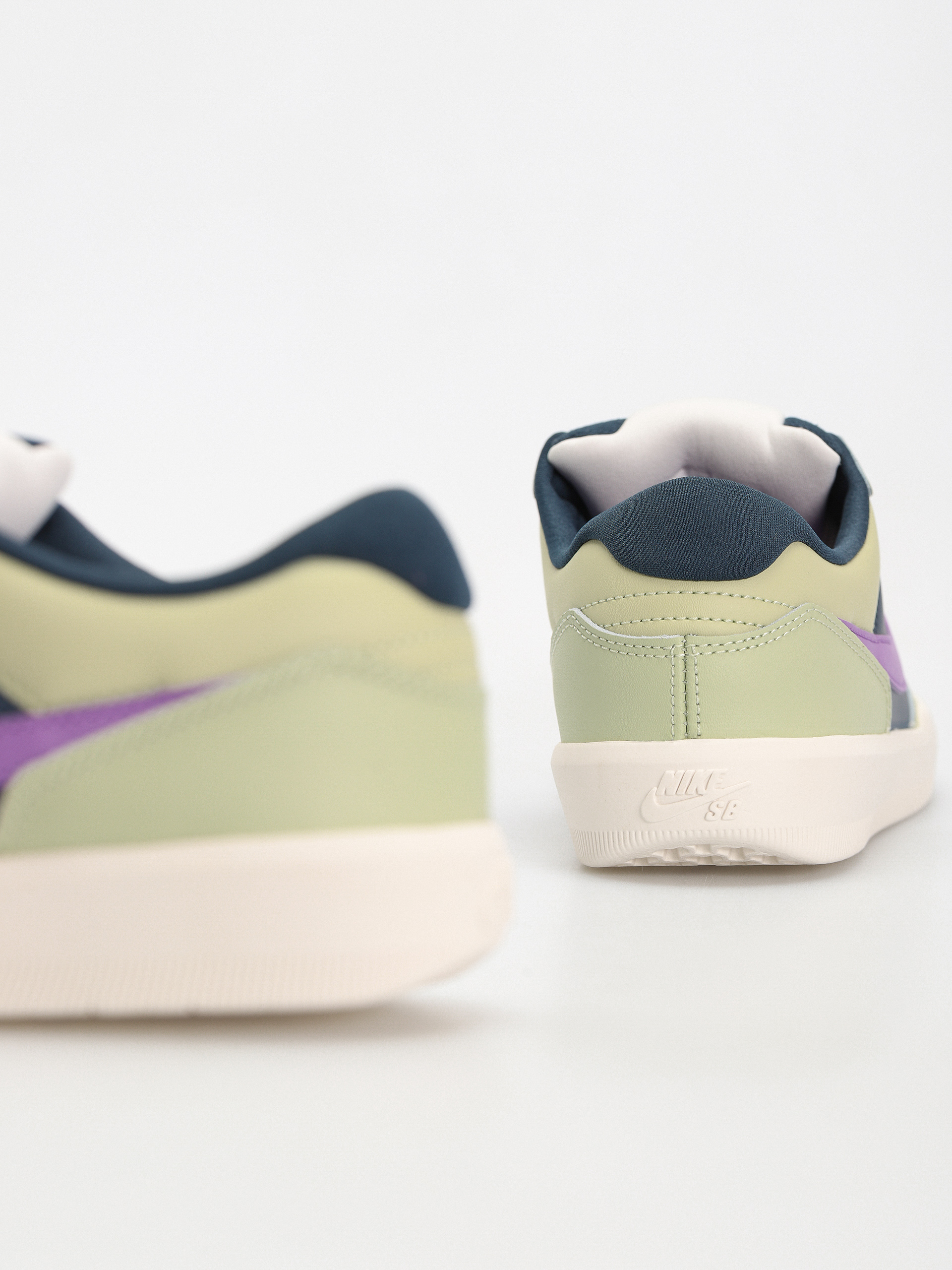 Topánky Nike SB Force 58 Premium (olive aura/black raspberry armory navy)