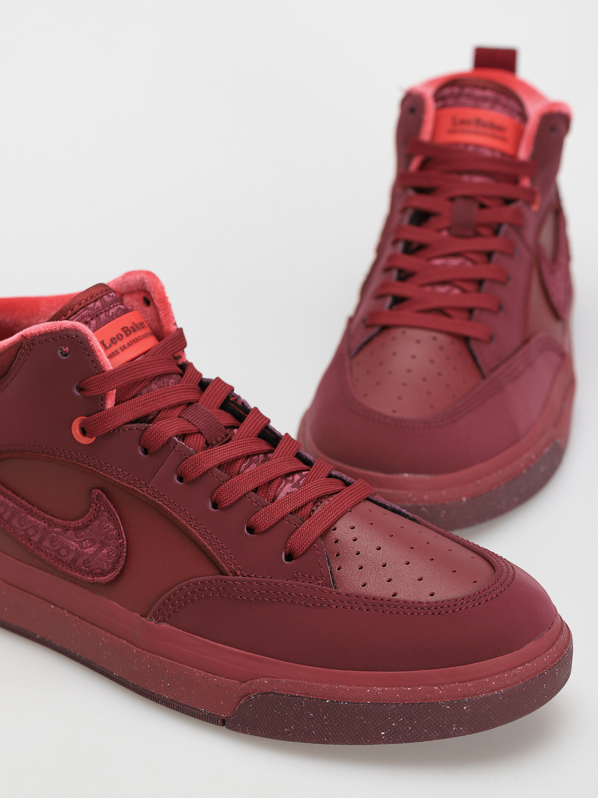 Topánky Nike SB React Leo Prm (dark beetroot/dark beetroot team red)