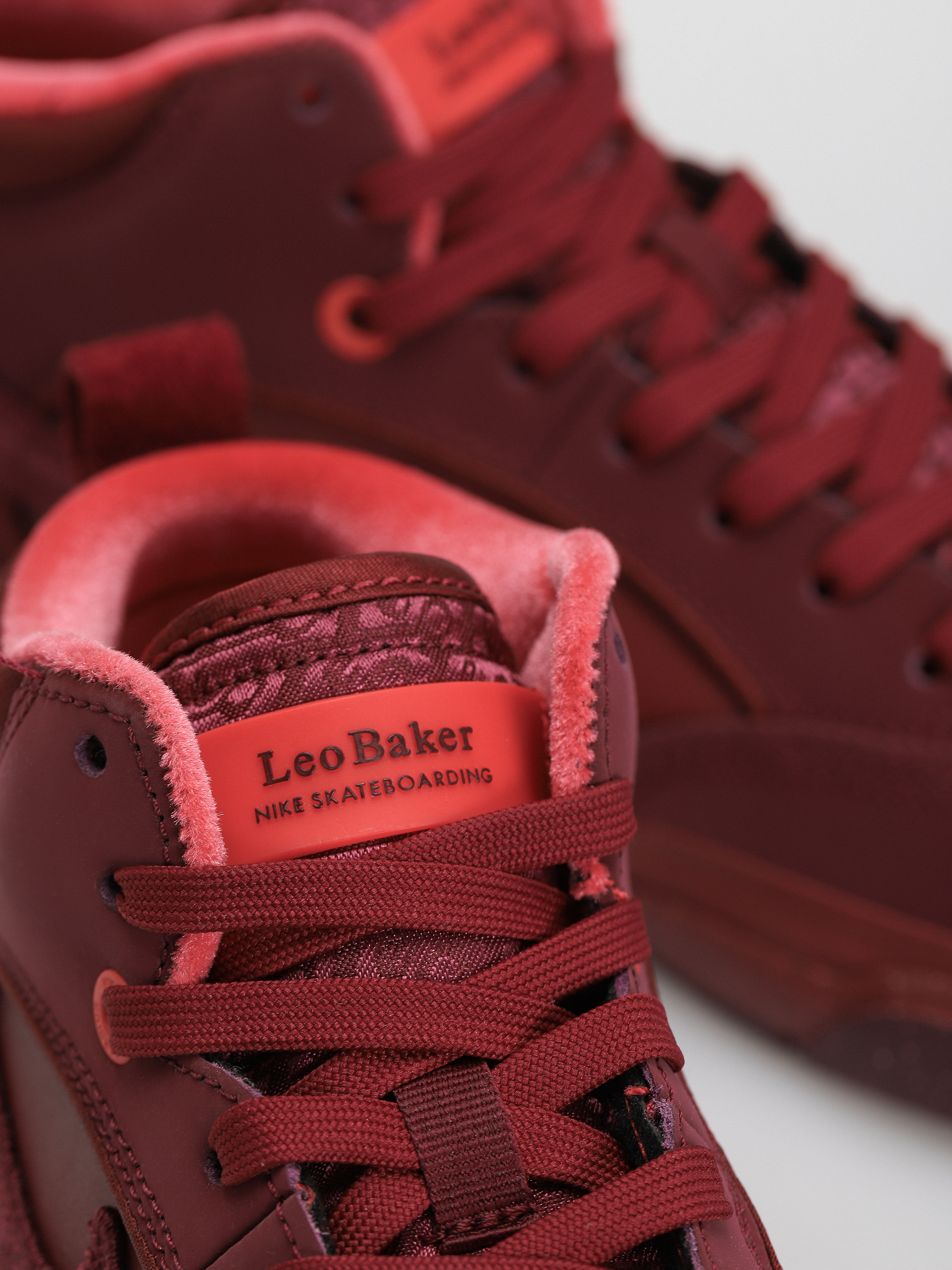 Topánky Nike SB React Leo Prm (dark beetroot/dark beetroot team red)