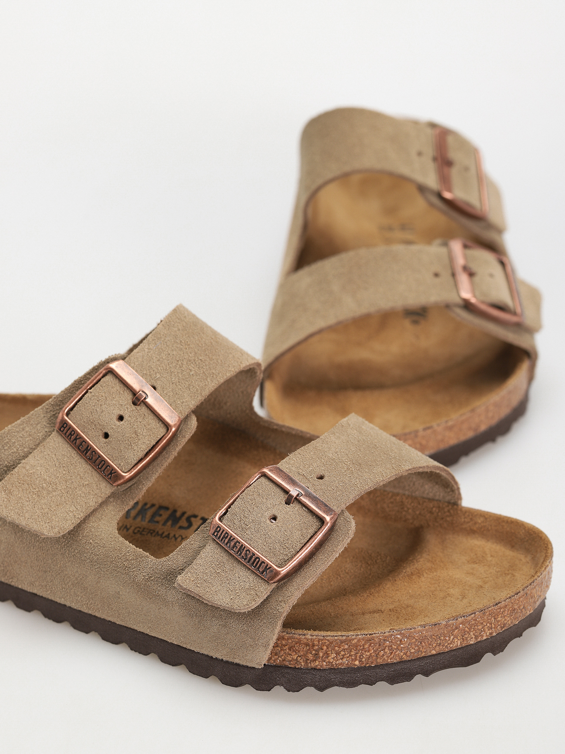Šľapky Birkenstock Arizona Suede Leather Regular (taupe)
