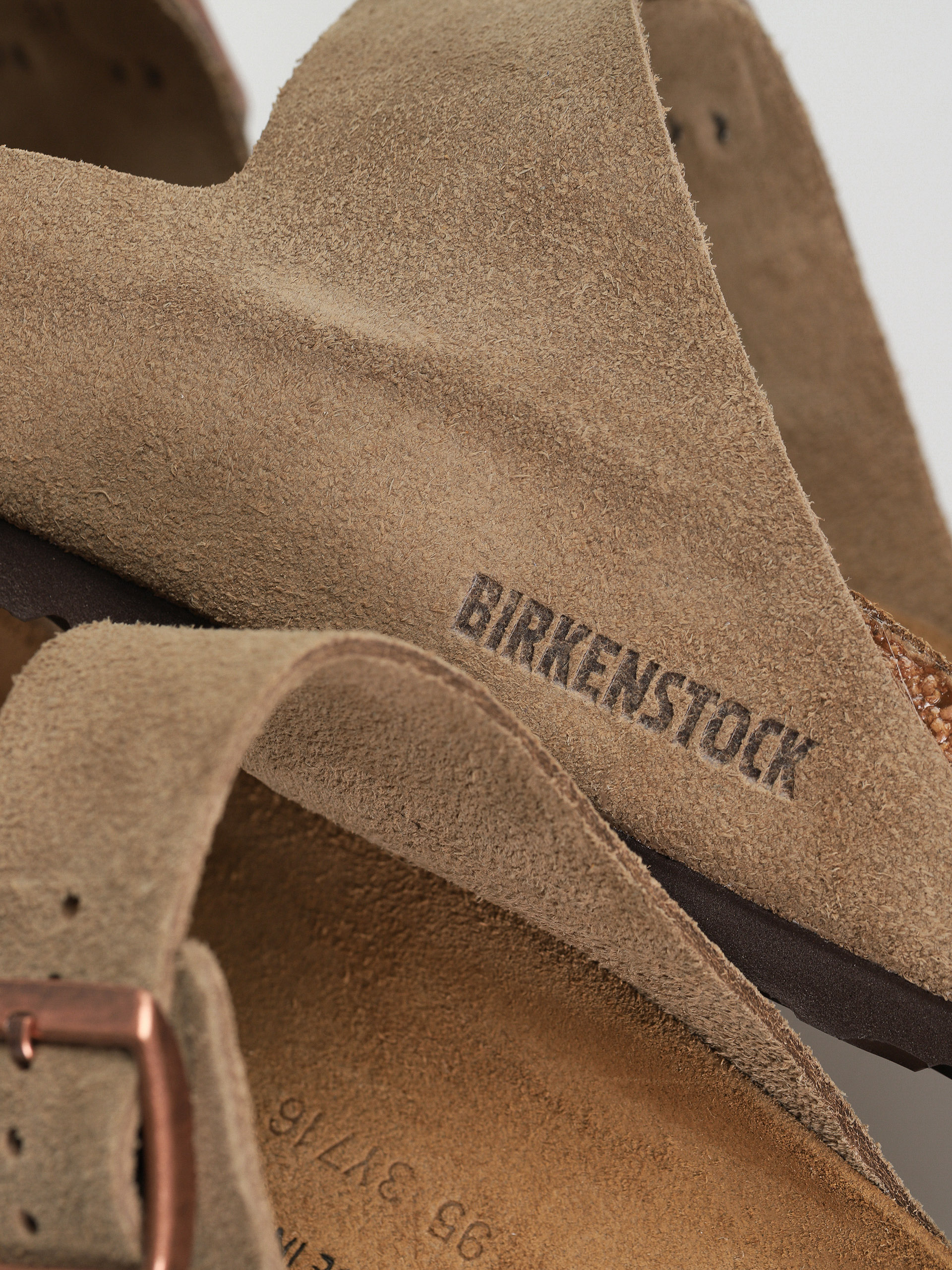 Šľapky Birkenstock Arizona Suede Leather Regular (taupe)