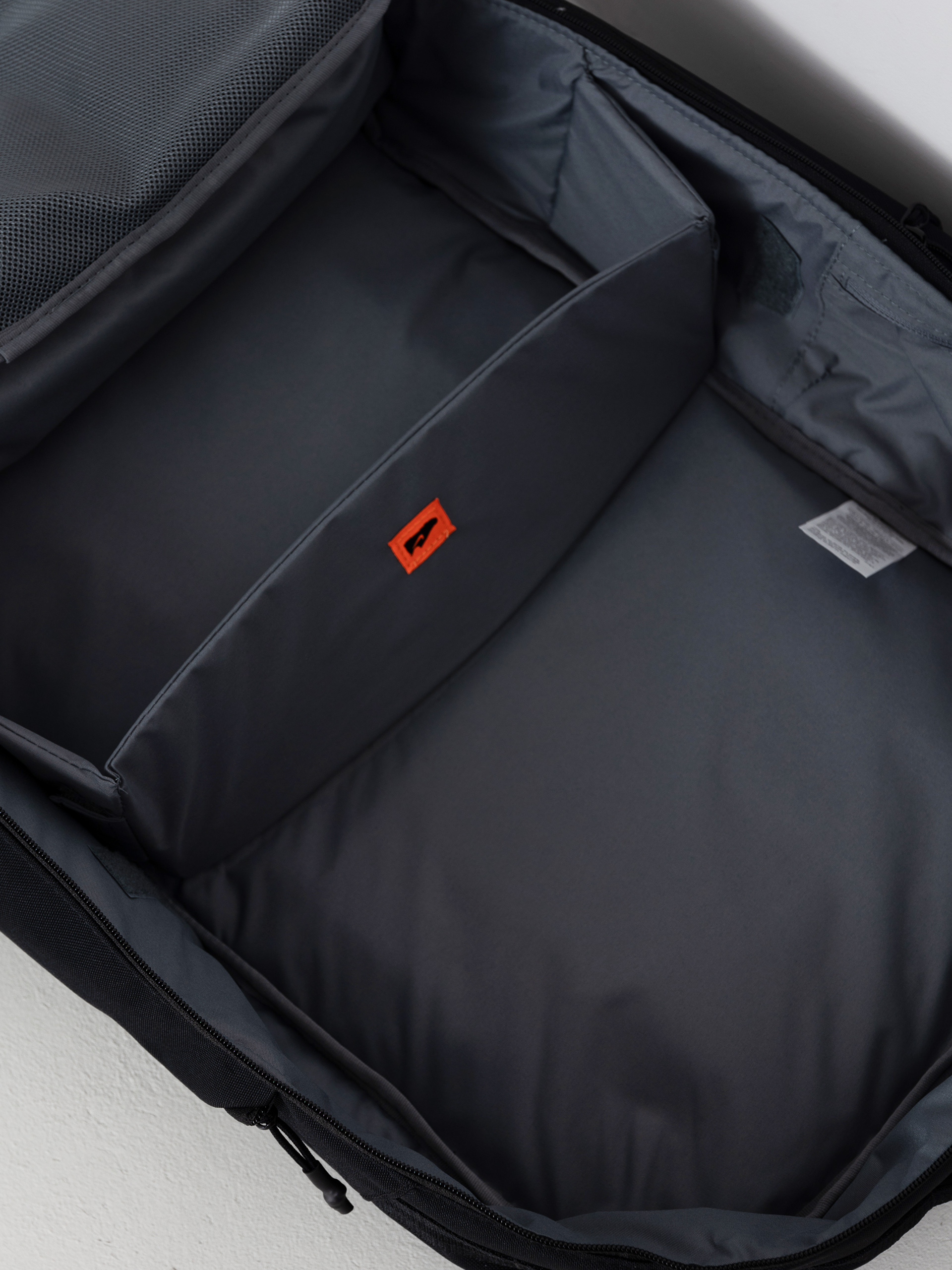 Batoh Nike SB Utility Elite 2.0 (black/black/white)