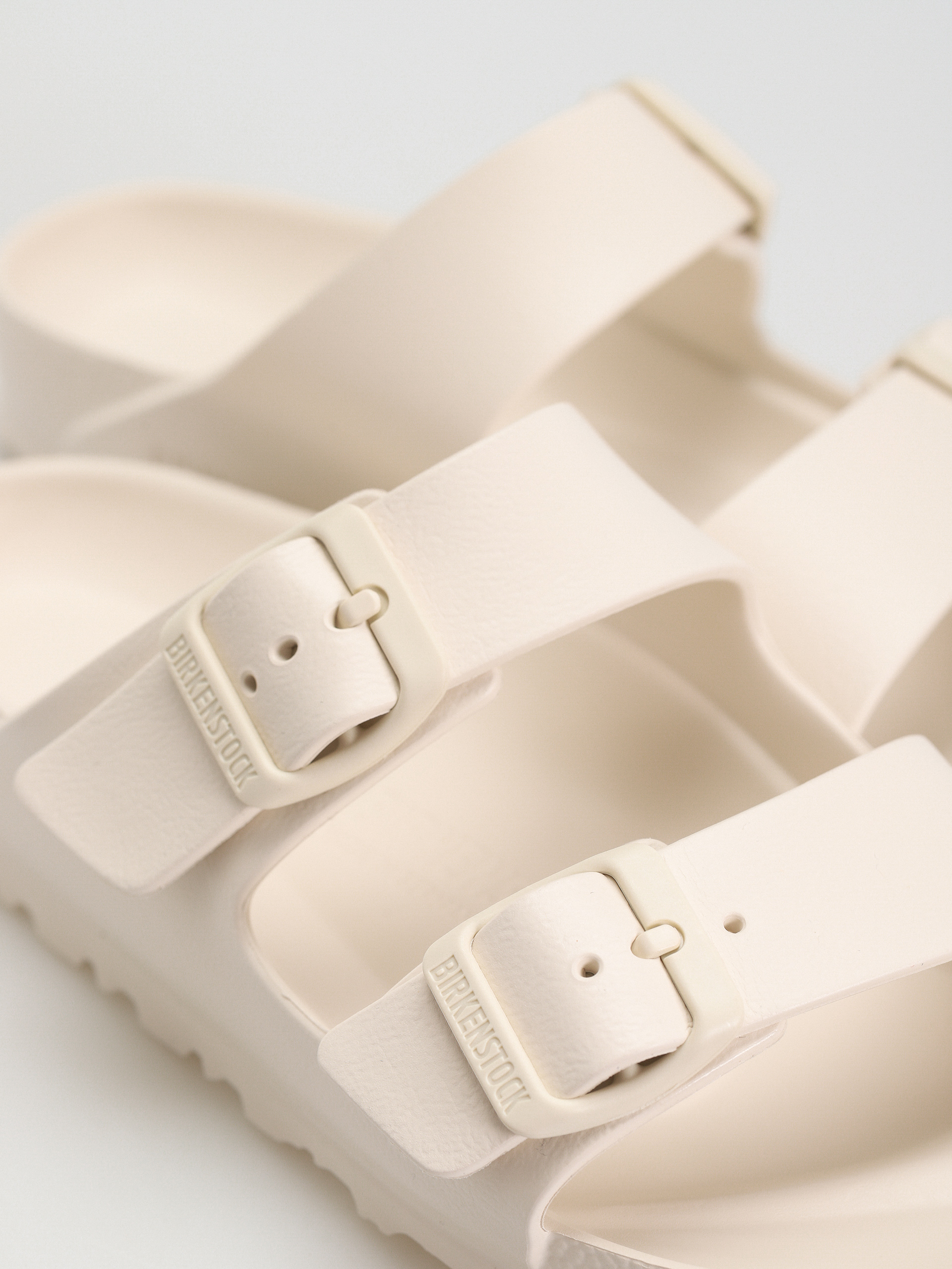 Šľapky Birkenstock Arizona Essentials EVA Narrow Wmn (eggshell)