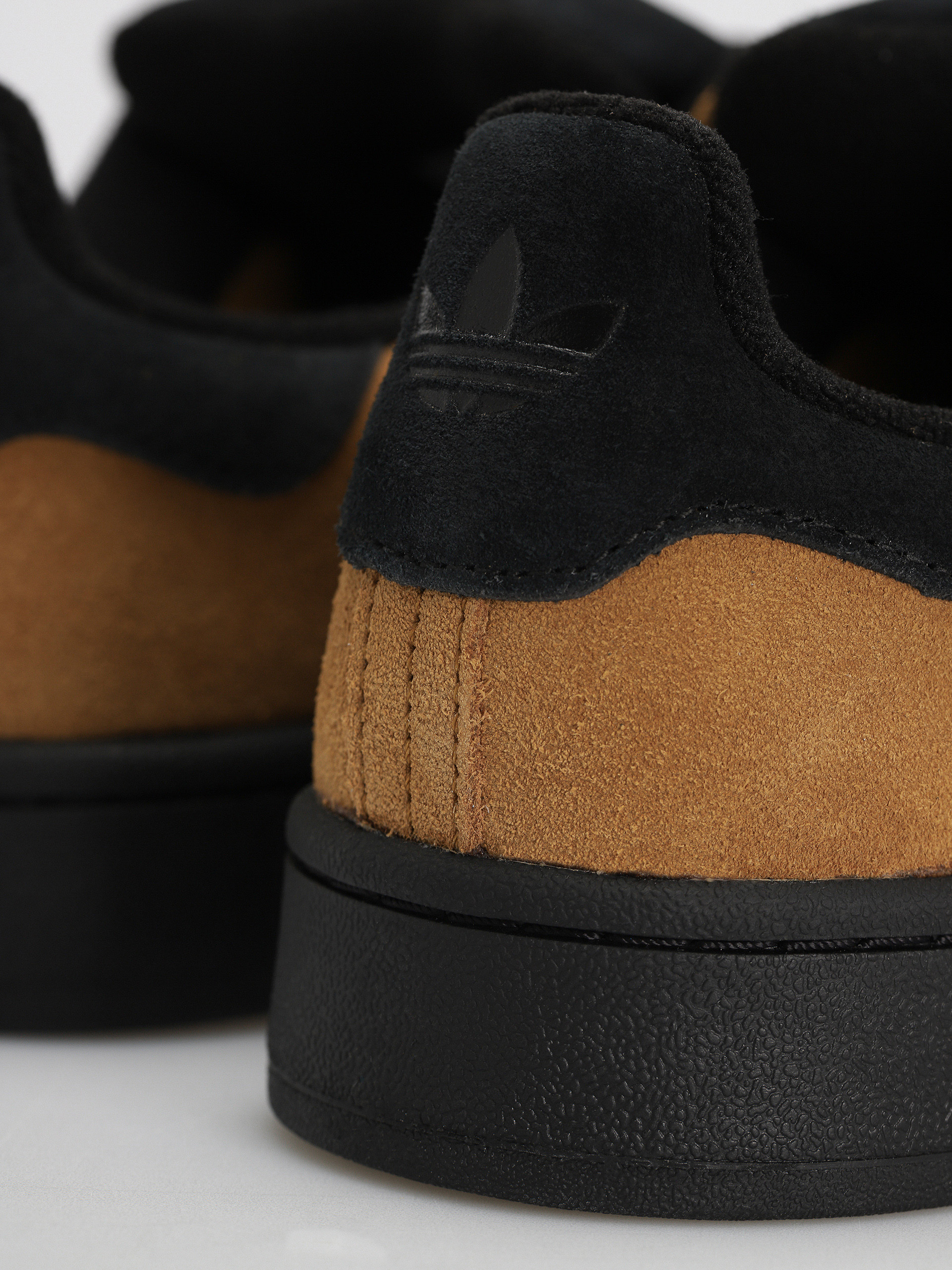 Topánky adidas Campus 00s (cblack/cblack/brostr)