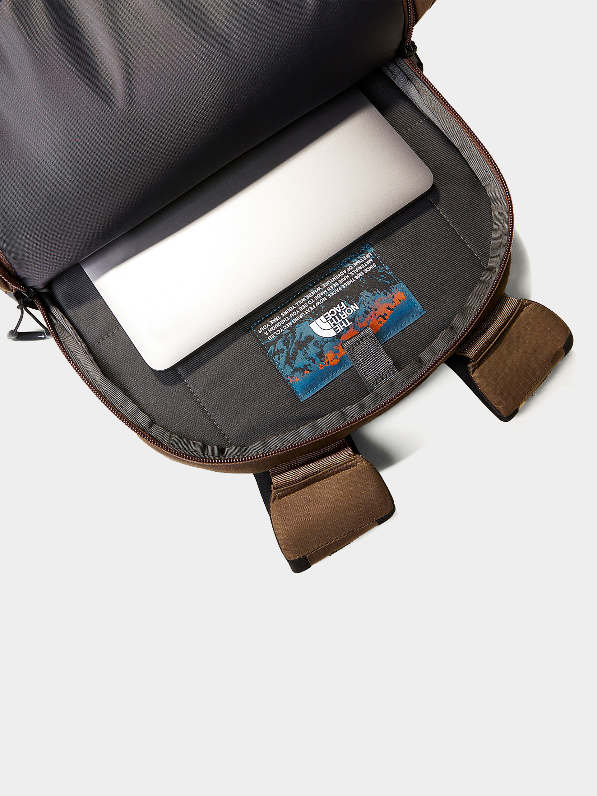 Batoh The North Face Borealis (smokey brown/tnf black)