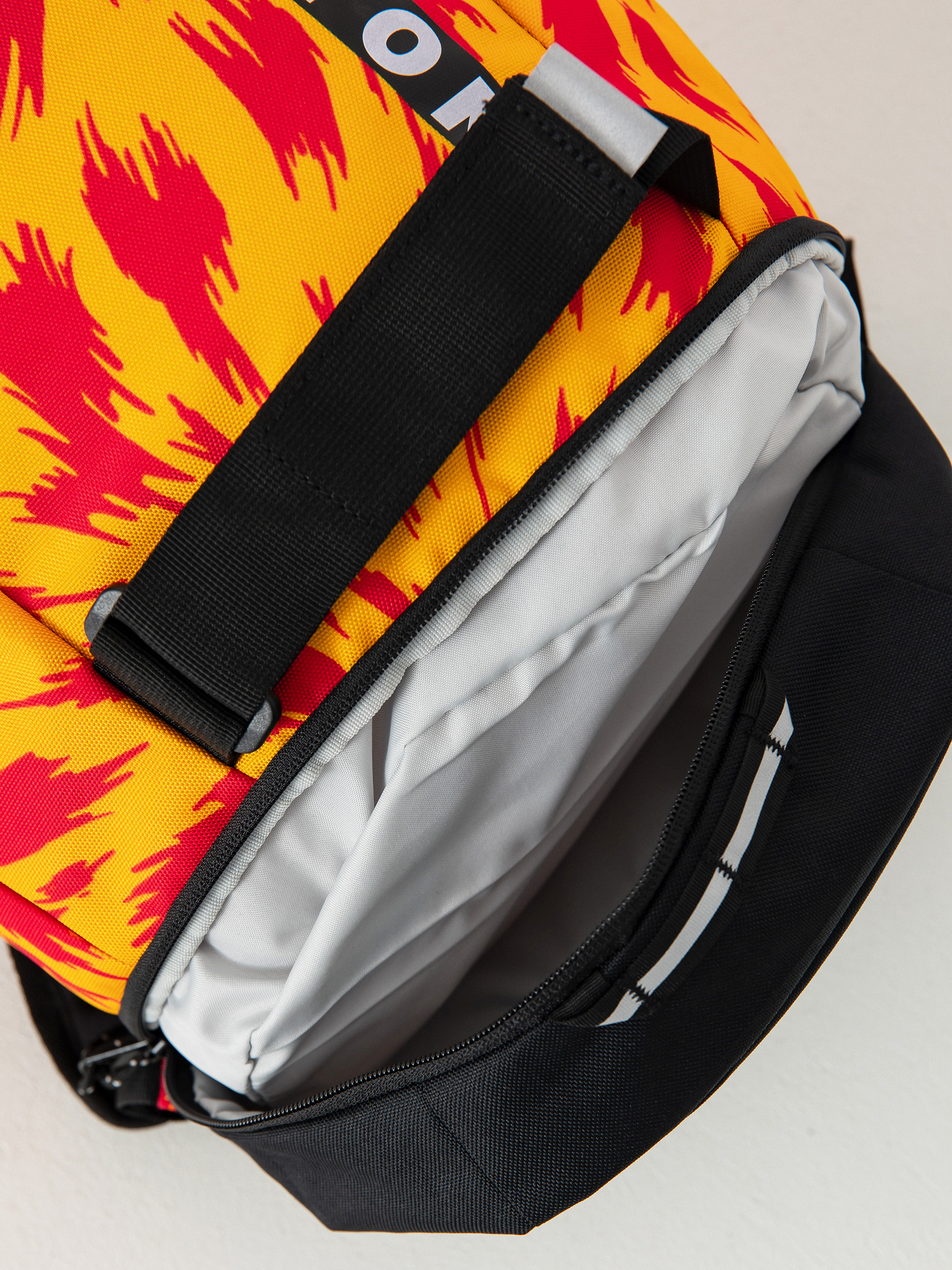 Batoh Burton Distortion 18L JR (fur goldenrod)