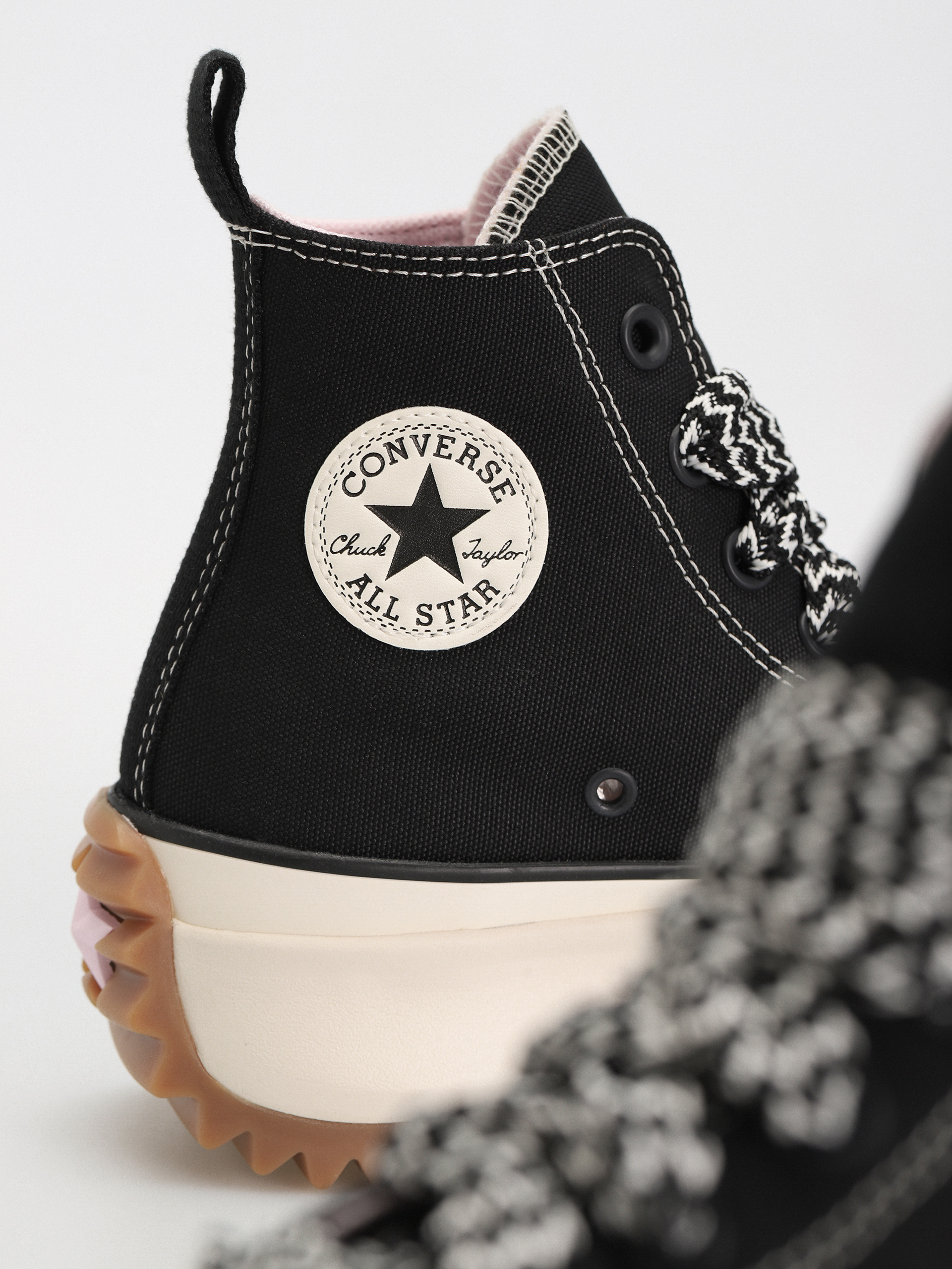 Topánky Converse Run Star Hike Hi (black/pink foam/egret)