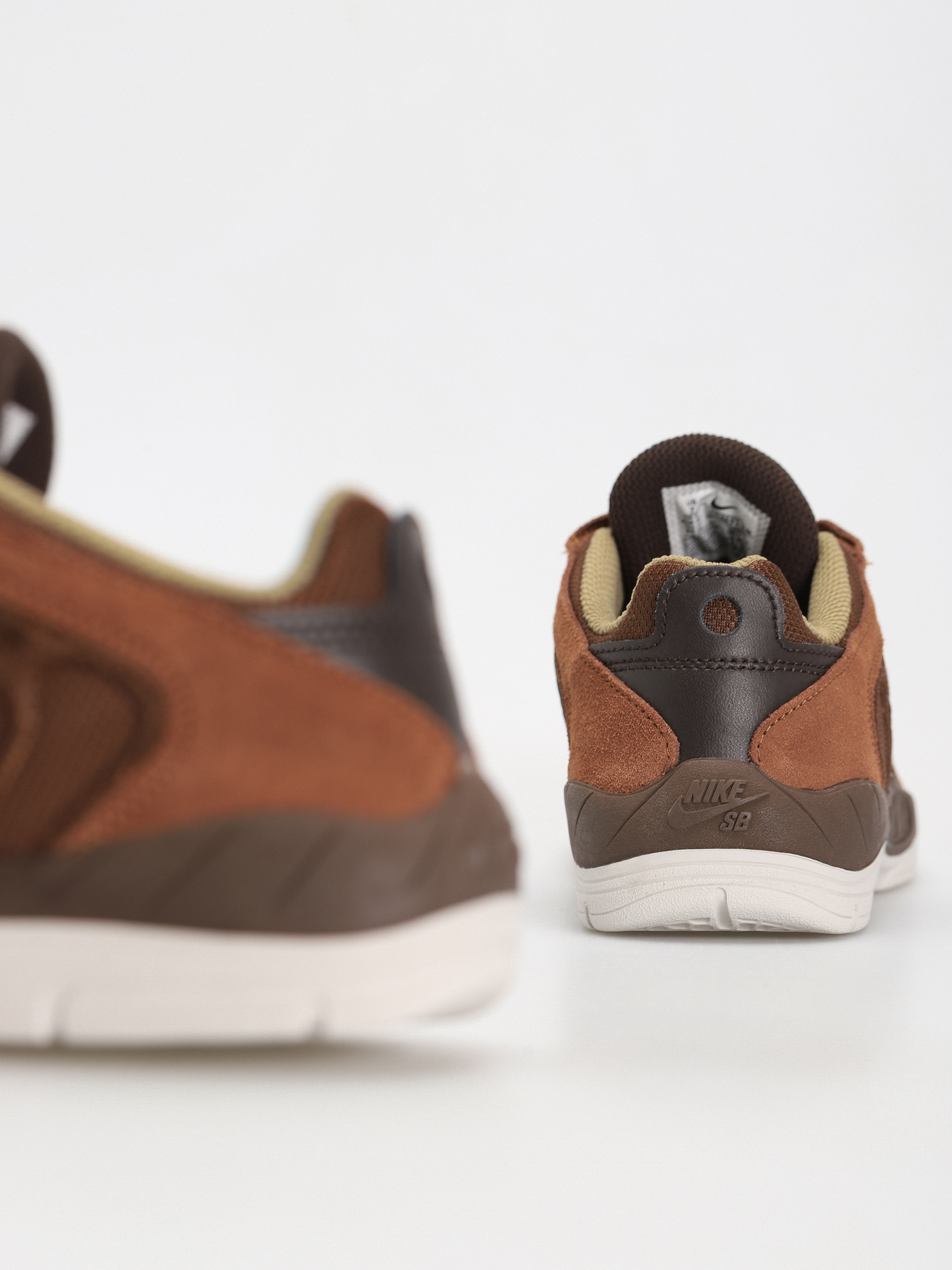 Topánky Nike SB Vertebrae (cacao  wow/dragon red lt british tan)