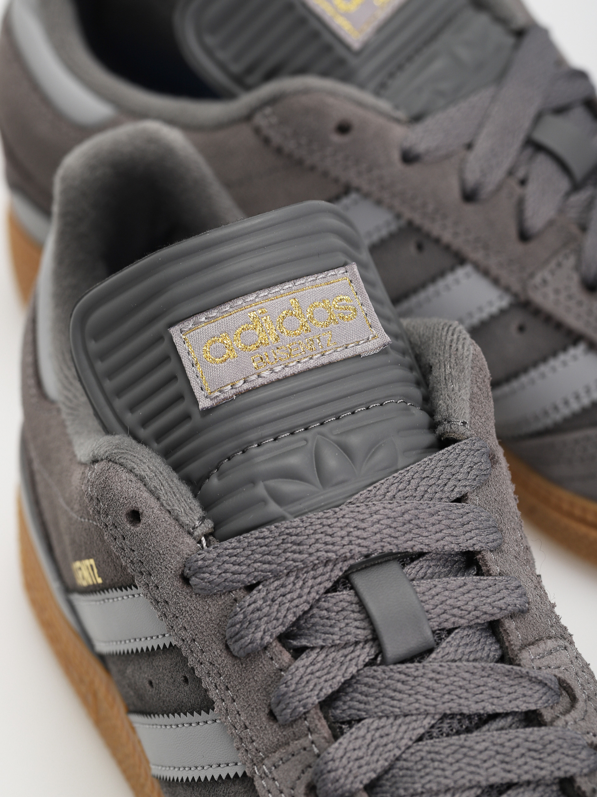 Topánky adidas Busenitz (grefiv/grethr/goldmt)