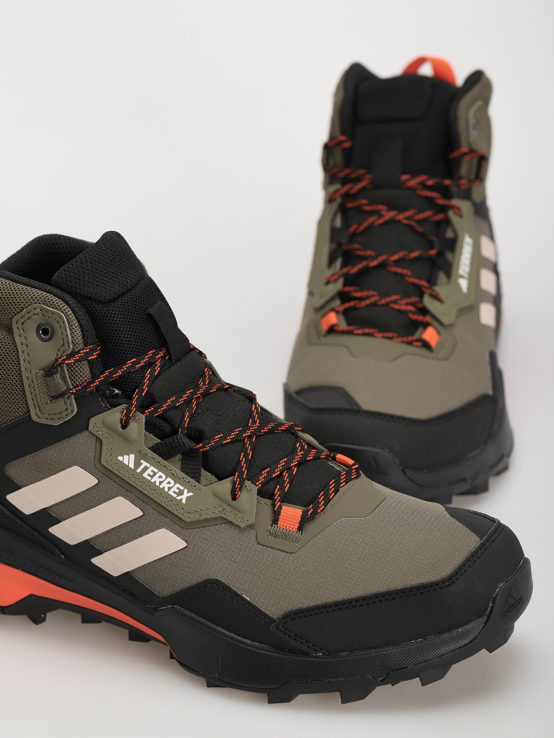 Topánky adidas Terrex Ax4 Mid Gtx (olistr/wonbei/cblack)