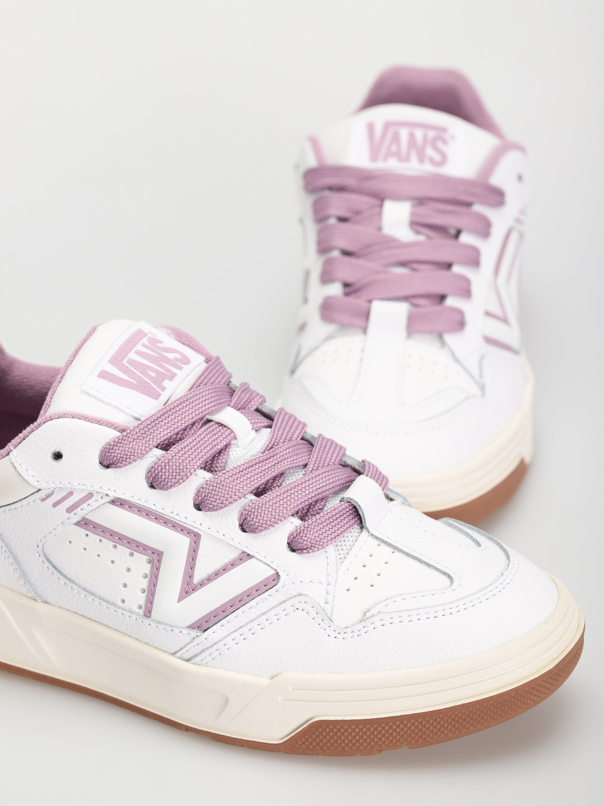 Topánky Vans Upland (vintage leather purple)