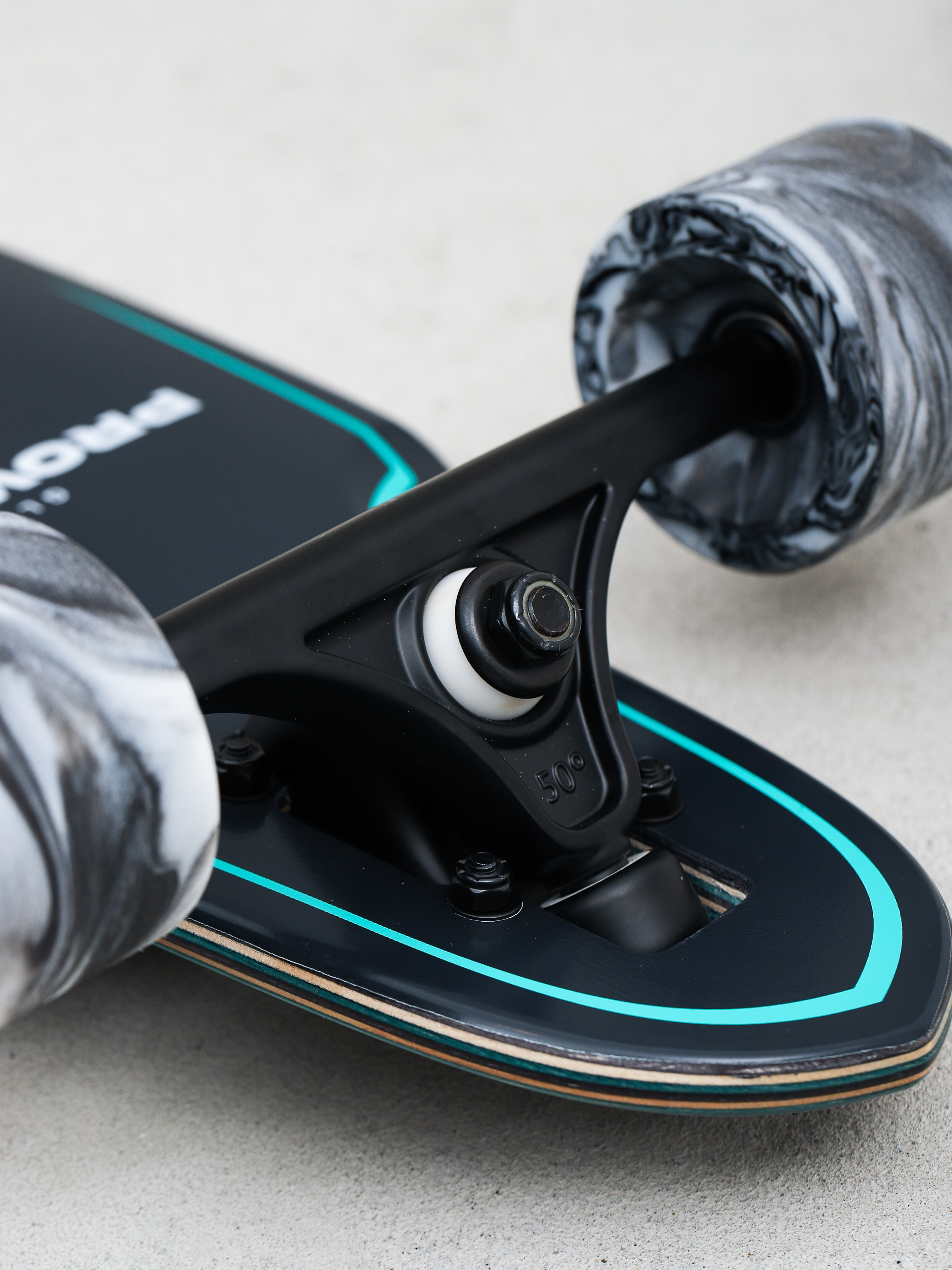 Longboard Globe Prowler Mid (green flames)