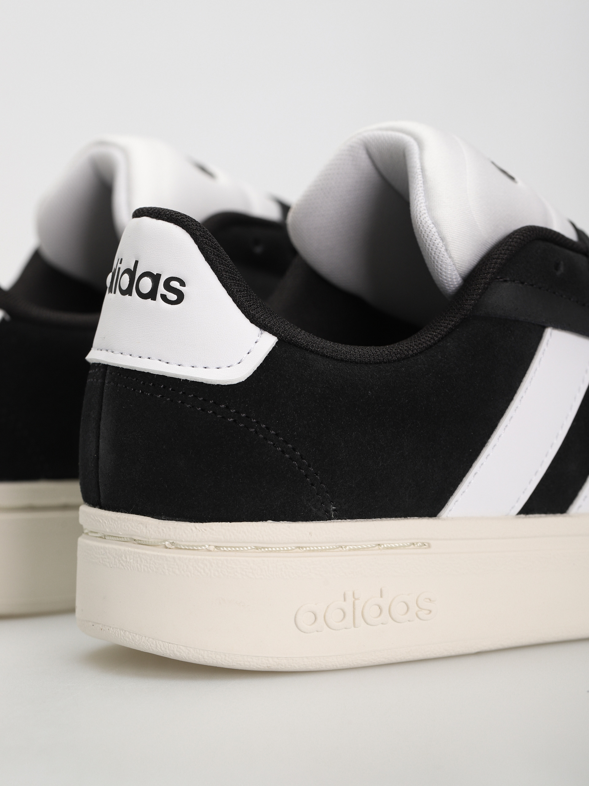 Topánky adidas Grand Court Alpha 0 (cblack/ftwwht/owhite)