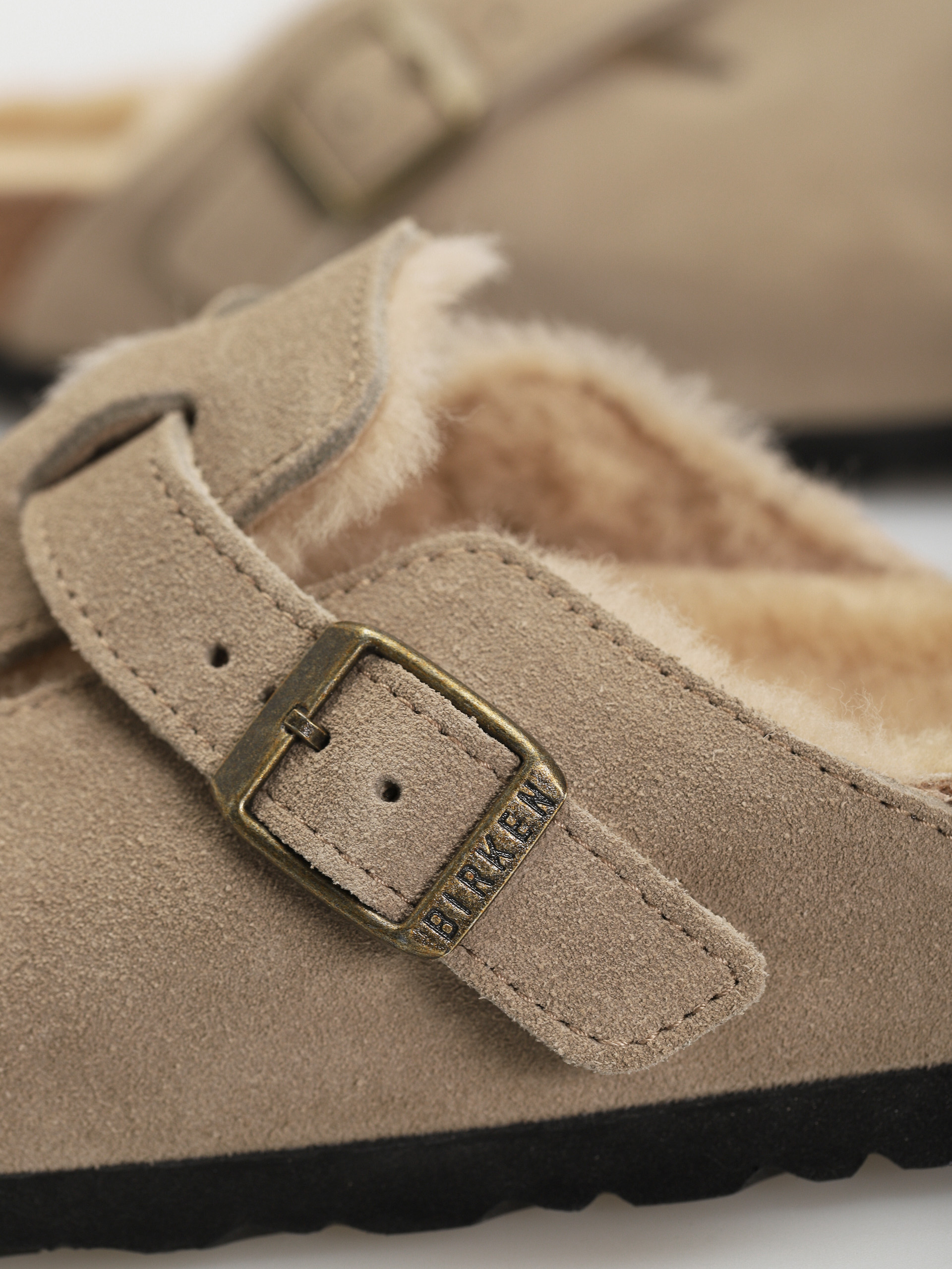 Šľapky Birkenstock Boston Shearling Suede Leather Fur Narrow Wmn (taupe)