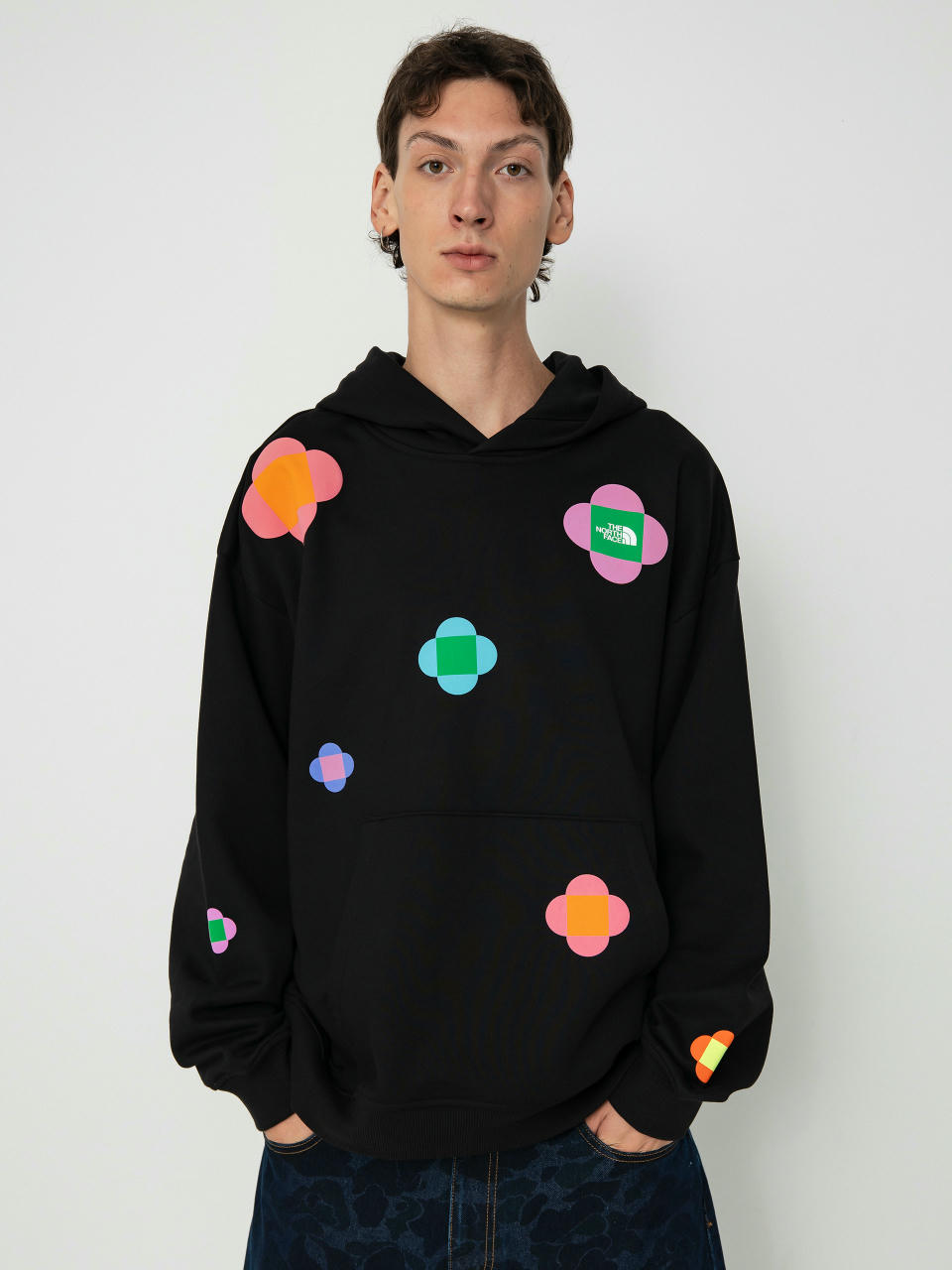 Mikina s kapucňou The North Face X Yinka Ilori Let’S Blossom Together Graphic HD (tnf black)