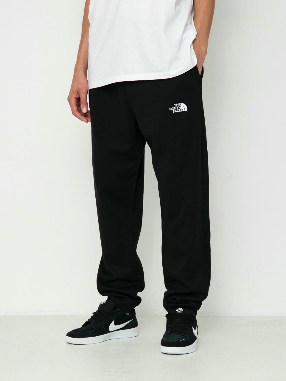 Nohavice The North Face Essential Jogger (tnf black)