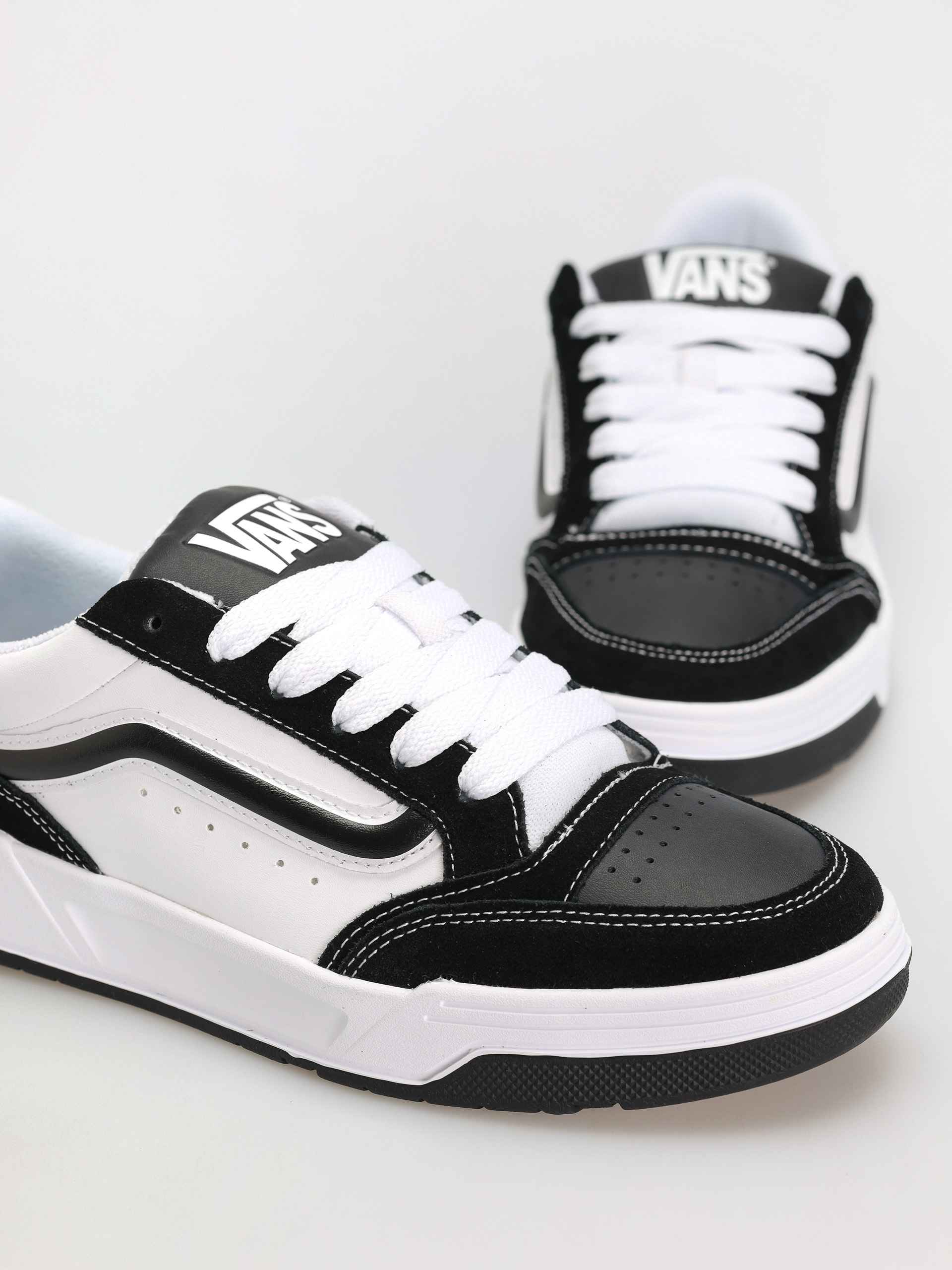Topánky Vans Hylane (black/white)