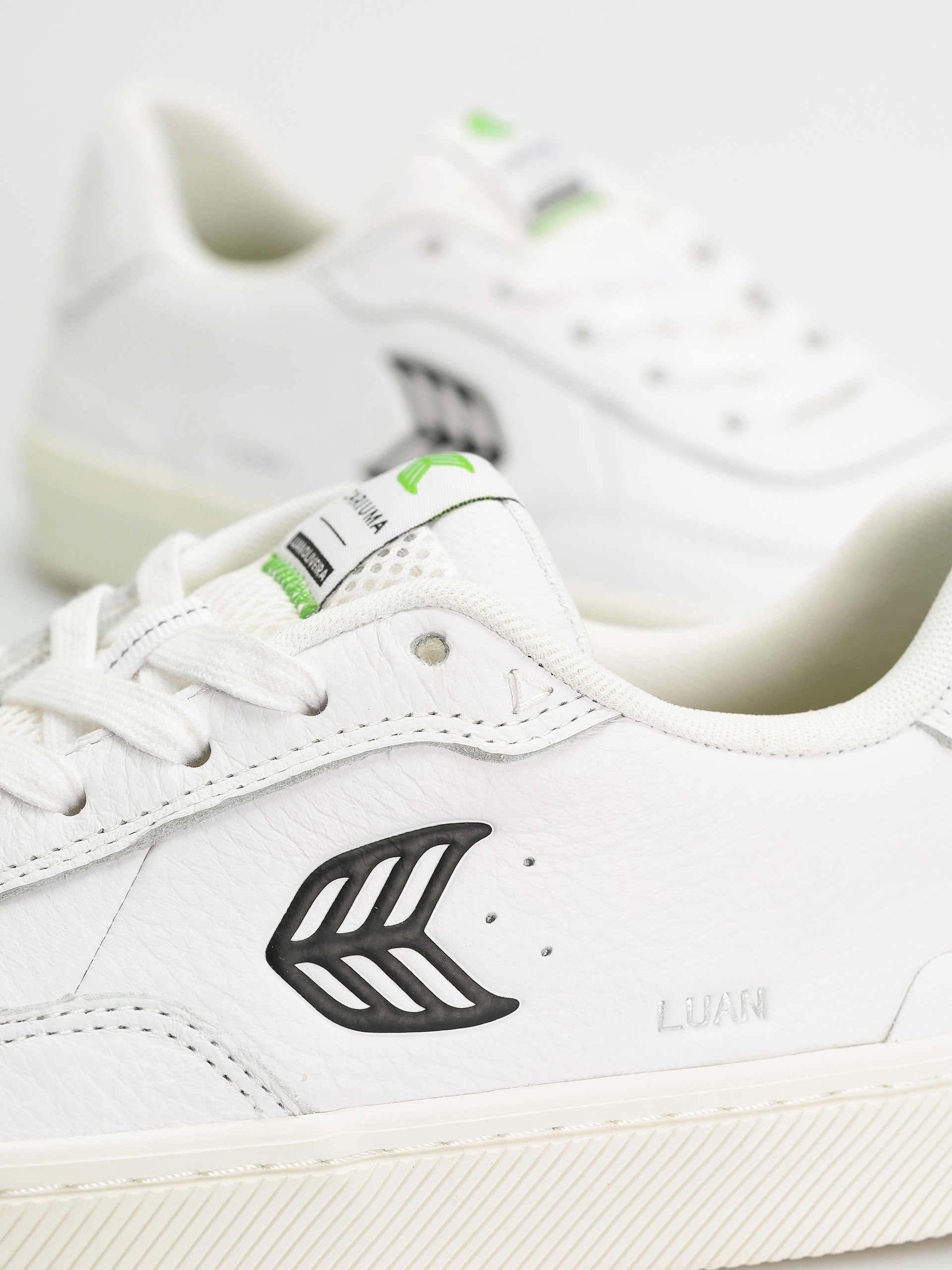 Topánky Cariuma Luan Pro (white premium leather)