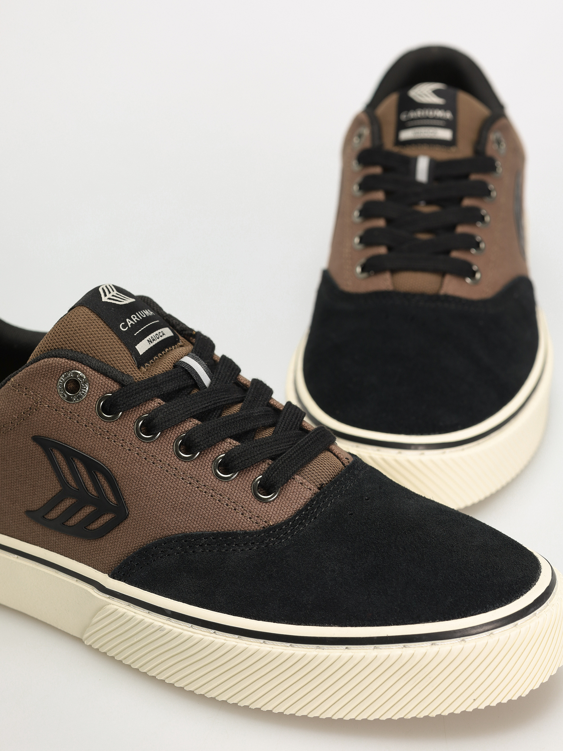 Topánky Cariuma Naioca Pro (black/dark khaki)