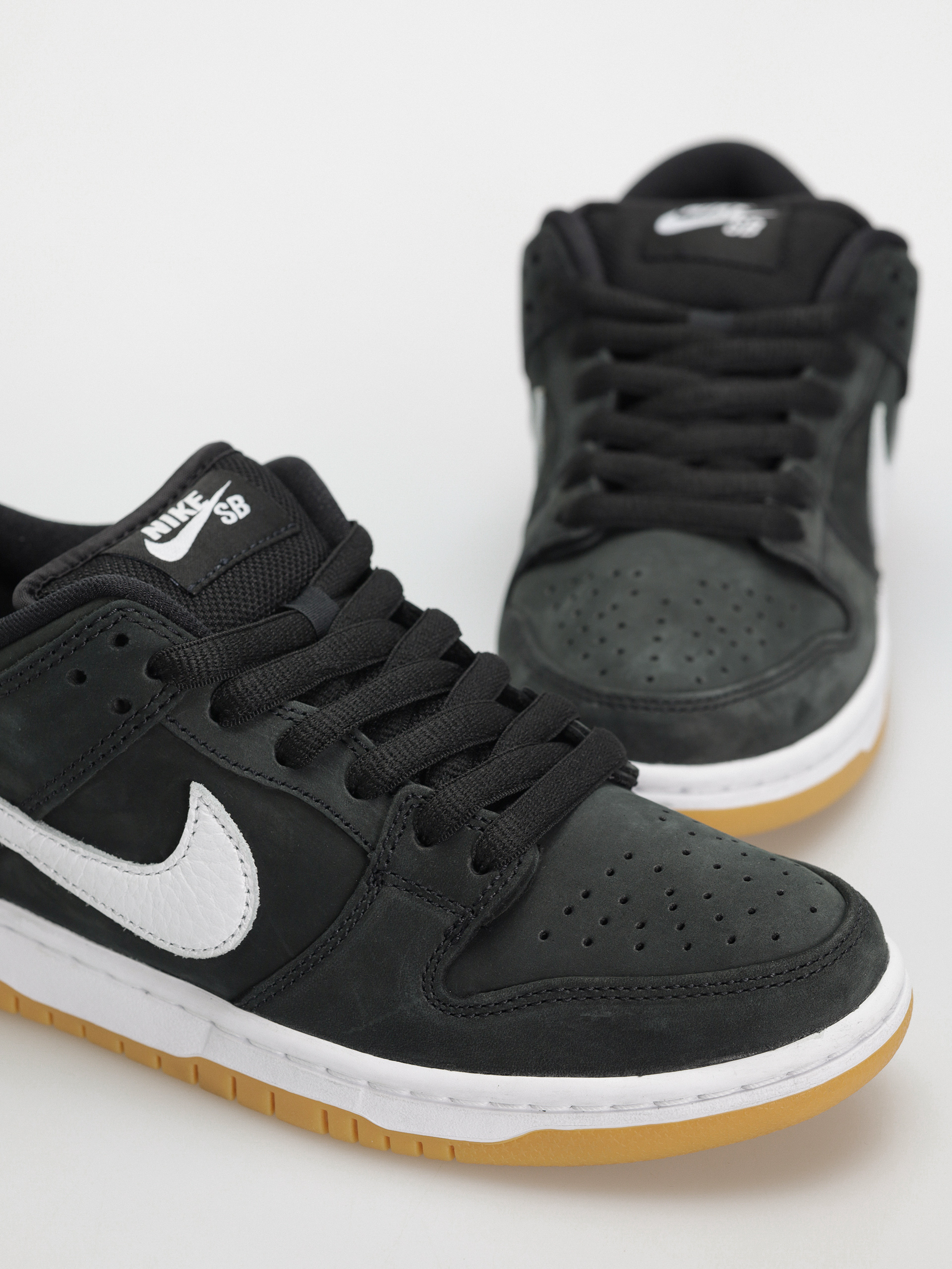 Topánky Nike SB Dunk Low Pro Aa (black/white black gum light brown)