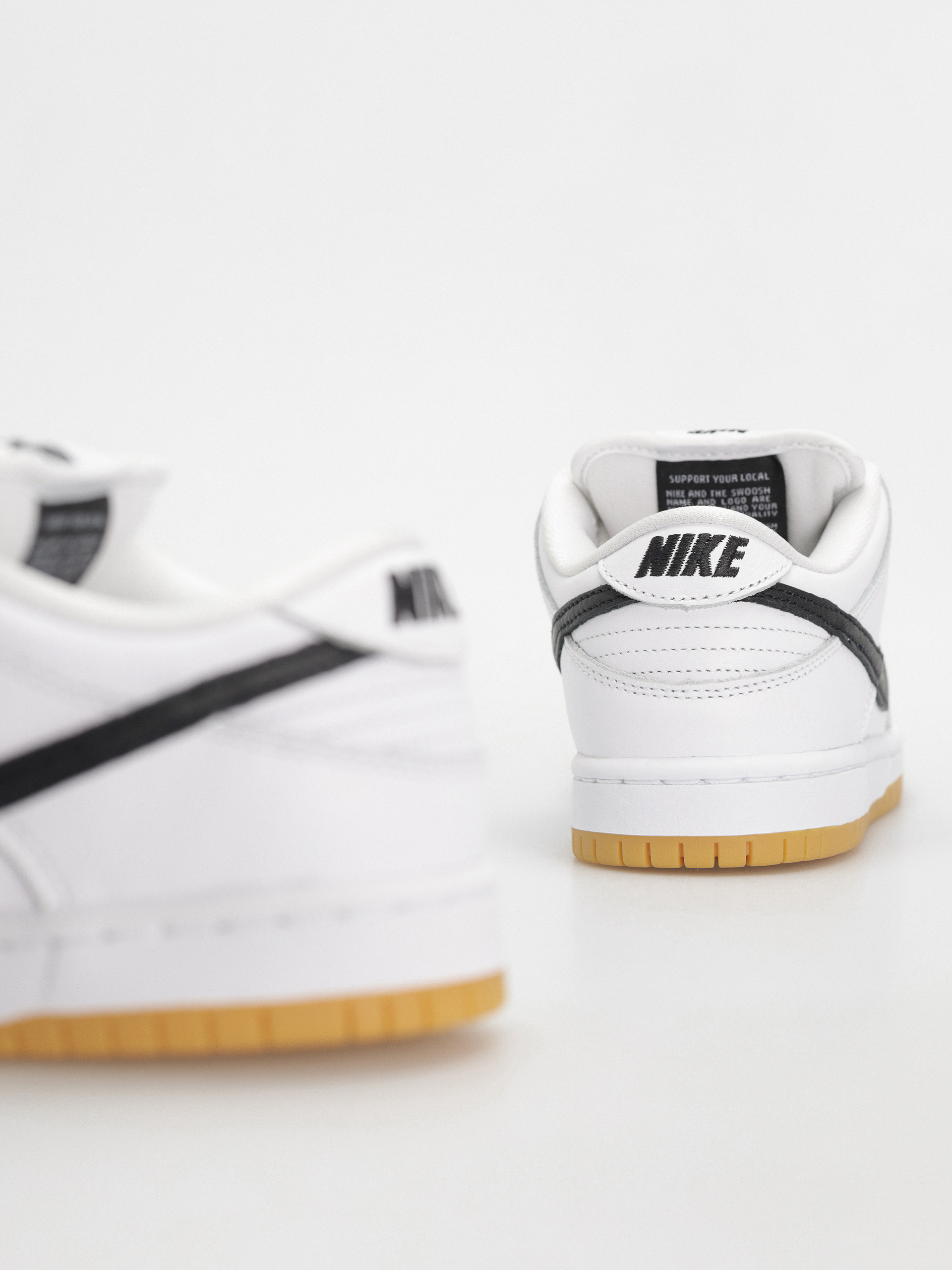 Topánky Nike SB Dunk Low Pro Aa (white/black white gum light brown)