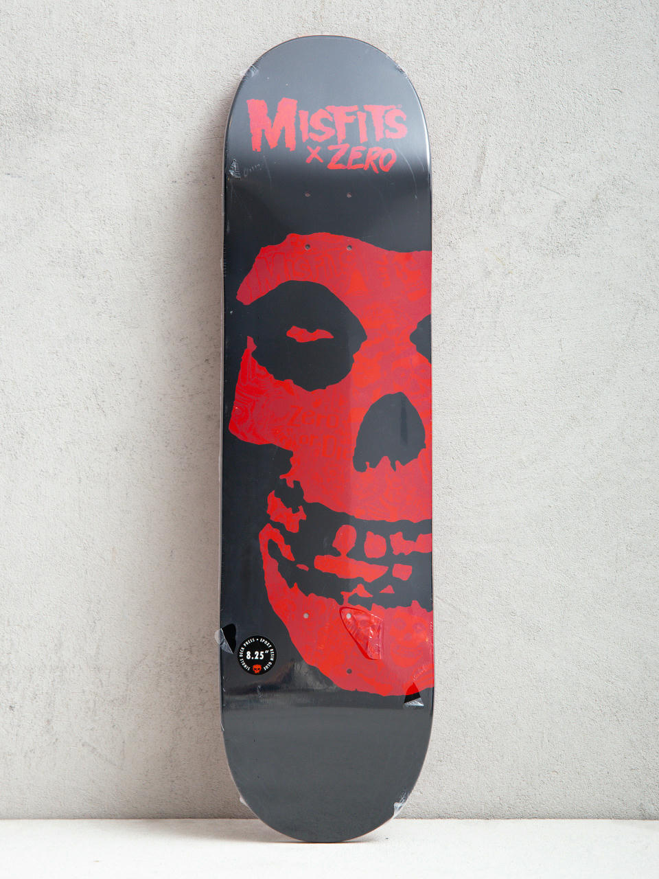 Doska Zero Misfits Fiend Skull Collage (black/red)