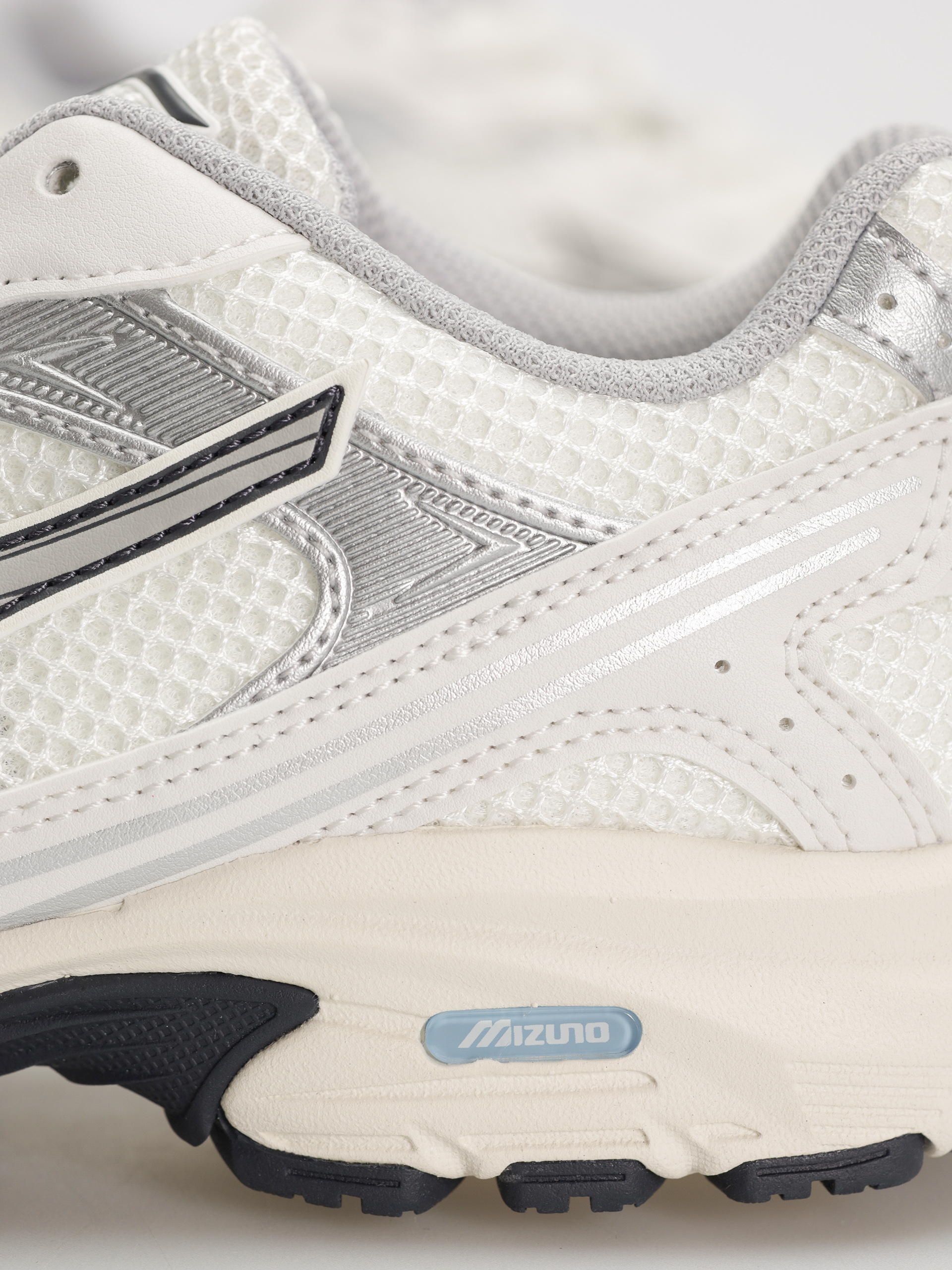 Topánky Mizuno MXR Sport (snow white/harbor mist/silver)