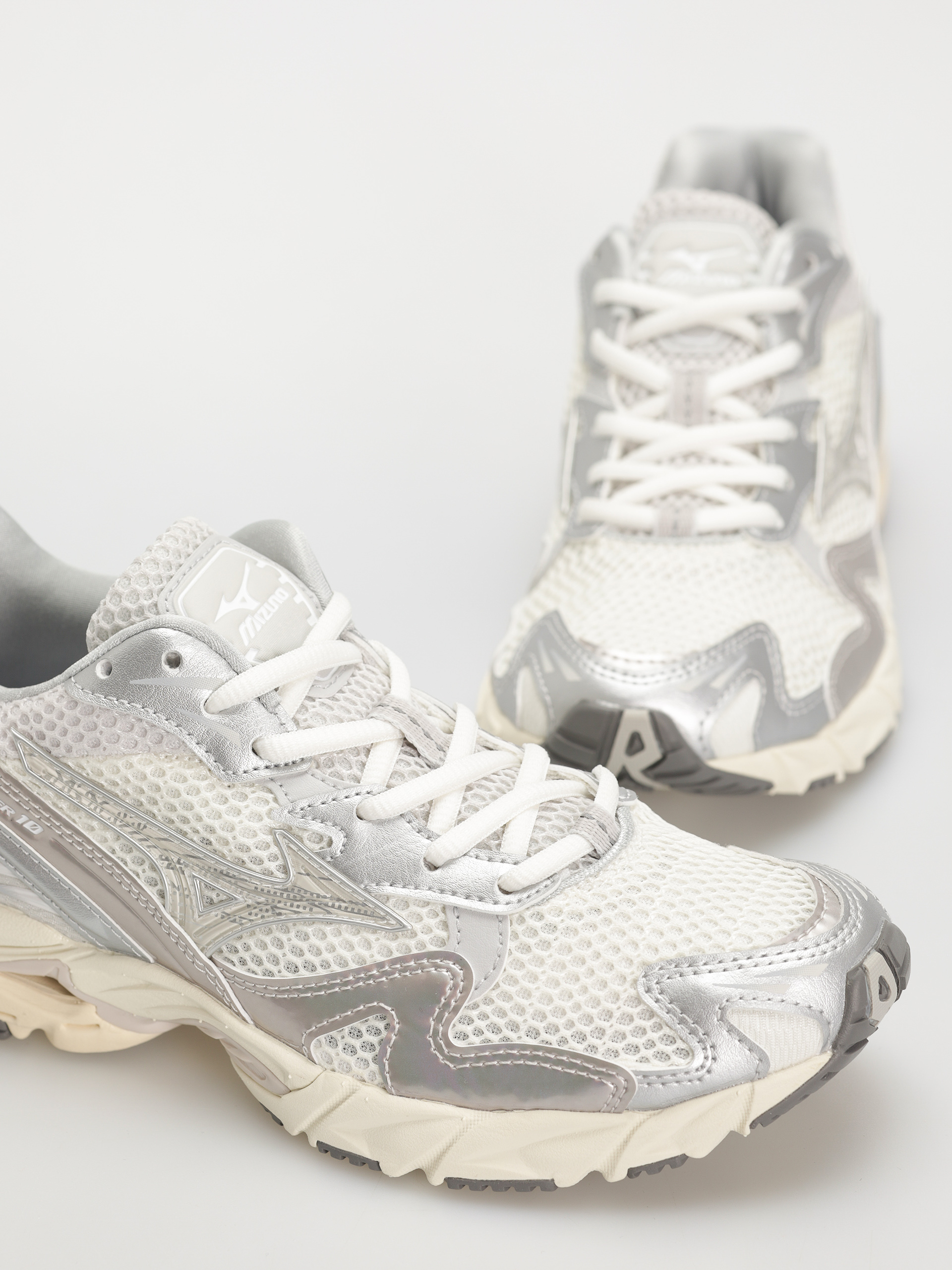 Topánky Mizuno Wave Rider 10 (white/white sand/nimbus cloud)