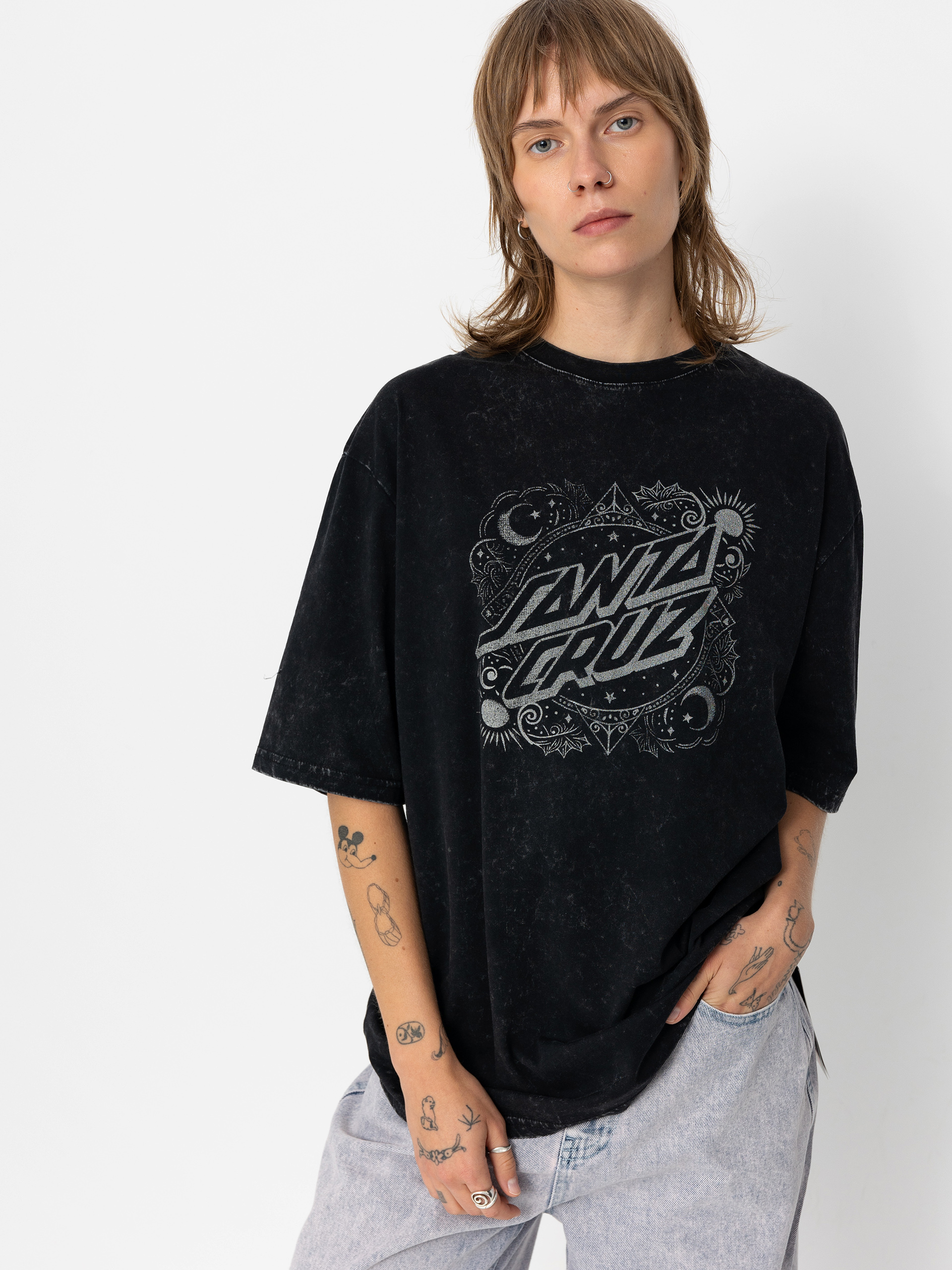 Tričko Santa Cruz Ornate Dot Front Oversized Wmn (black acid wash)