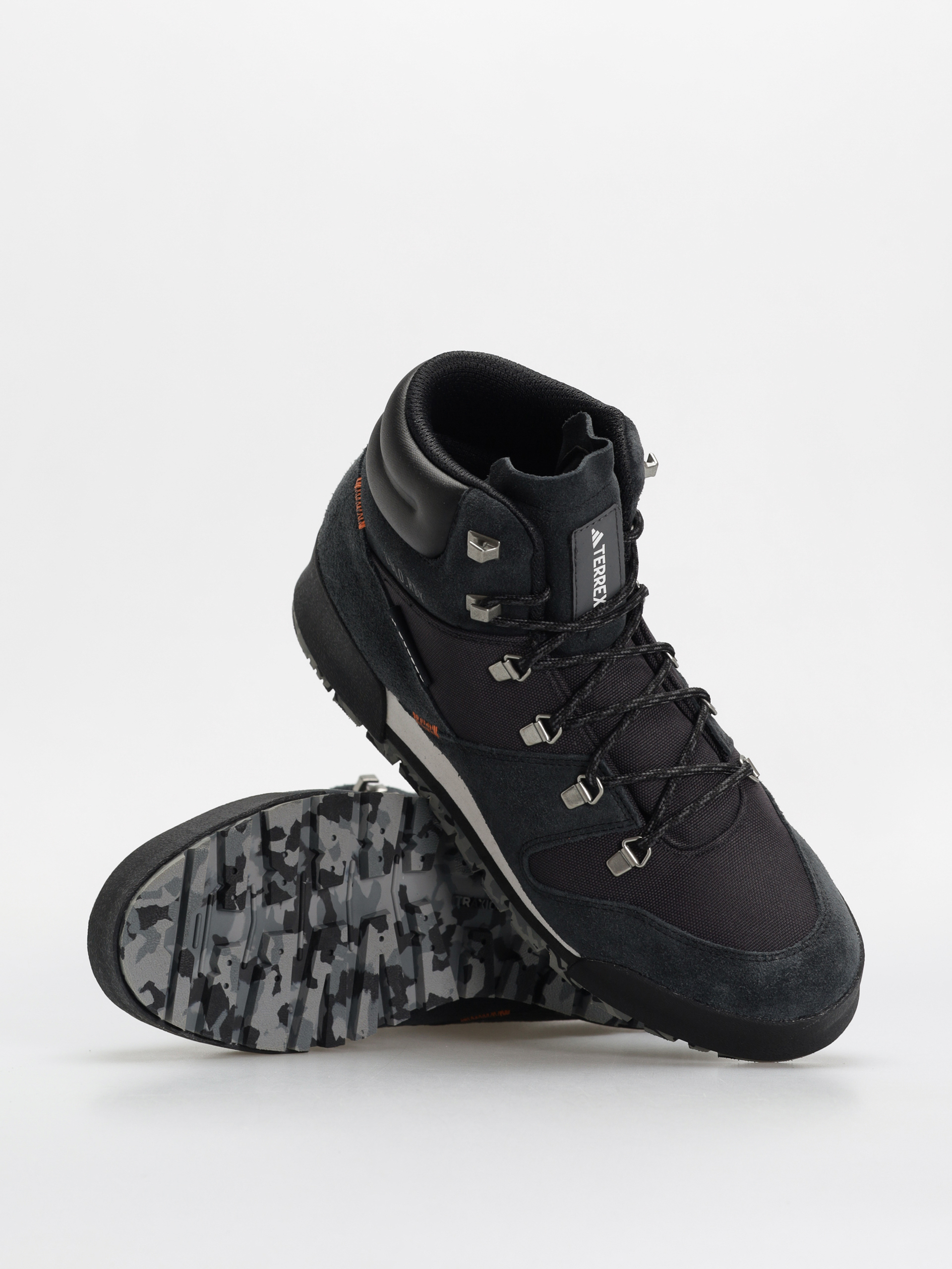 Topánky adidas Terrex Snowpitch C. (cblack/cblack/seimor)