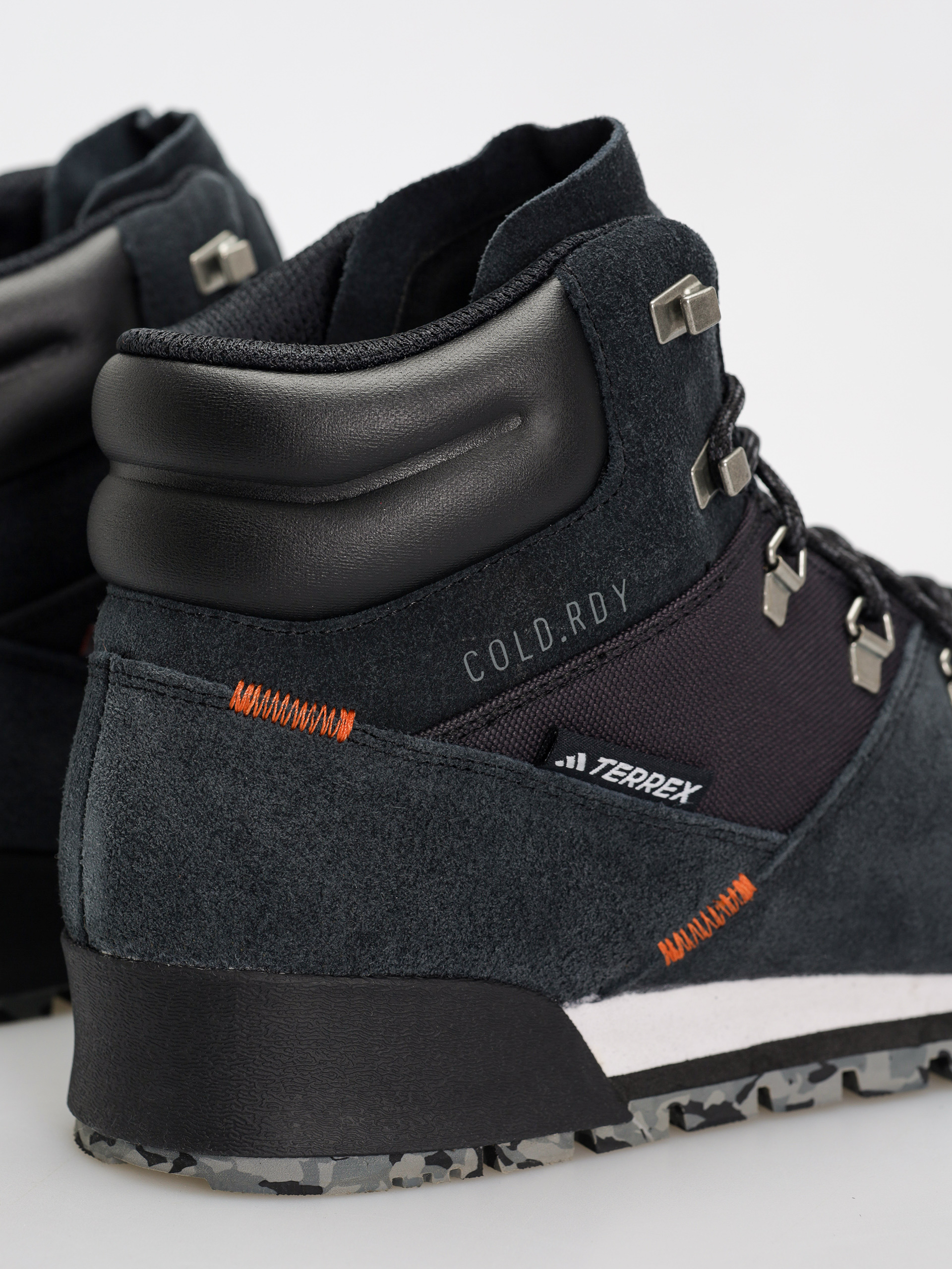 Topánky adidas Terrex Snowpitch C. (cblack/cblack/seimor)