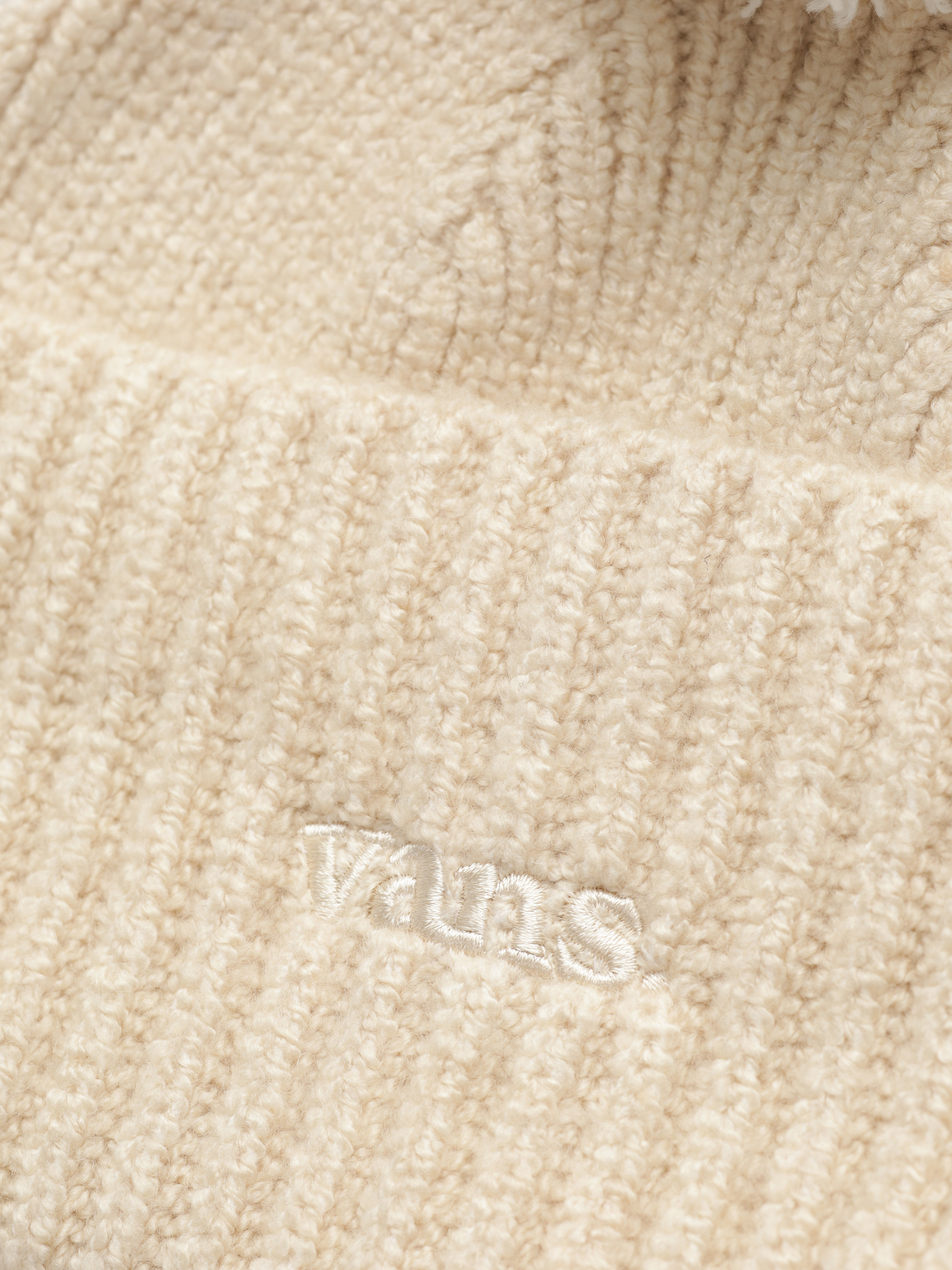 Čiapka Vans 66 Earflap (marshmallow)