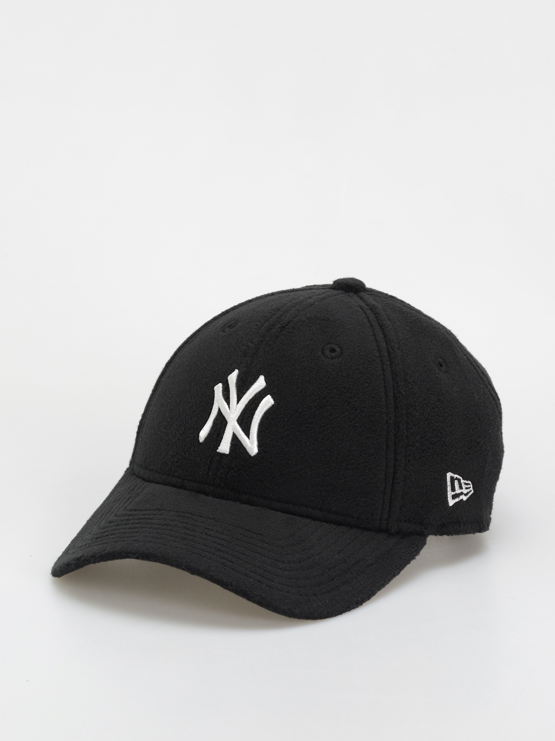 u0160iltovka New Era Cosy 9Forty New York Yankees Wmn (black/white)