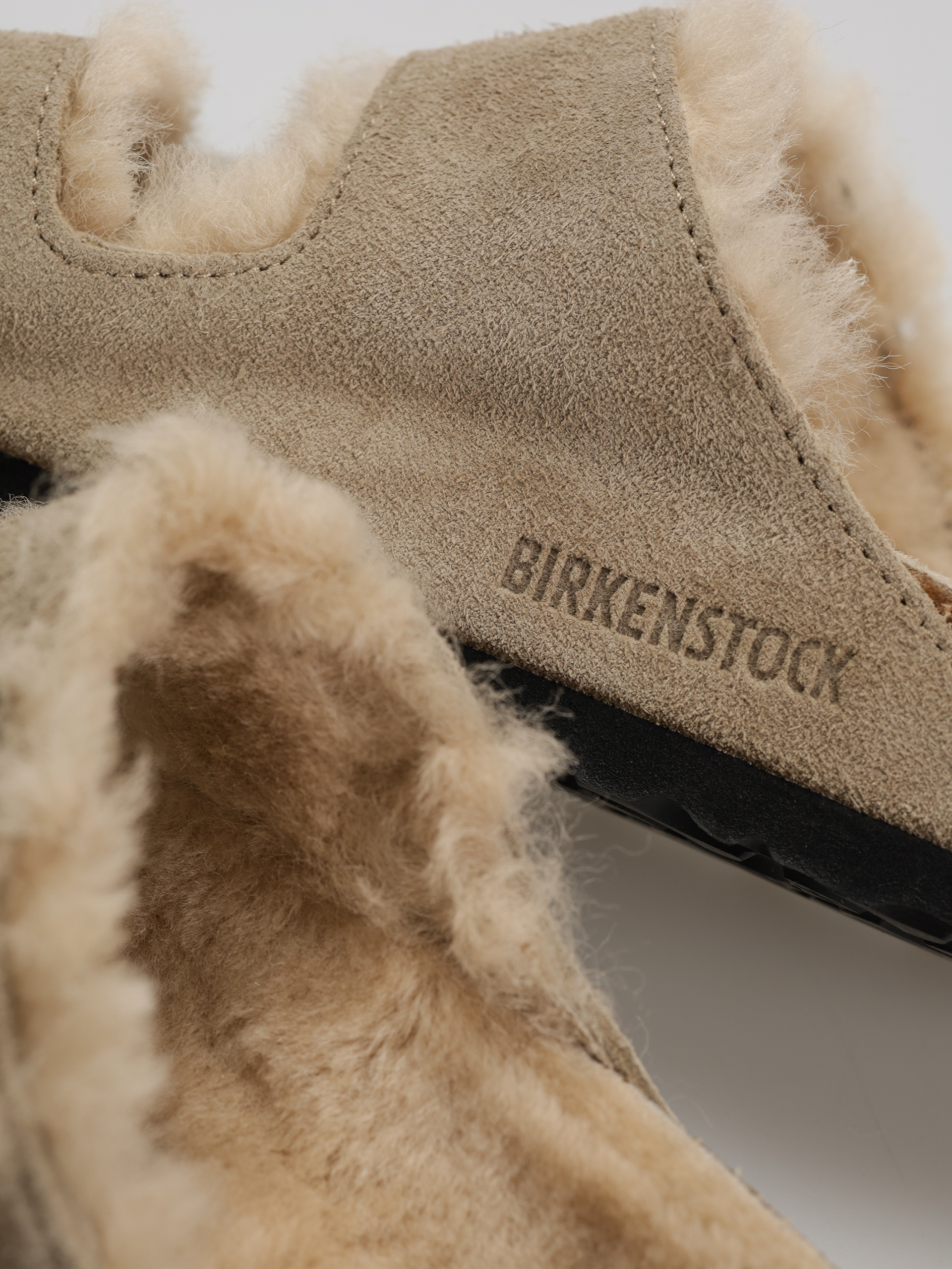 Šľapky Birkenstock Arizona Shearling Suede Leather Fur Narrow Wmn (taupe)