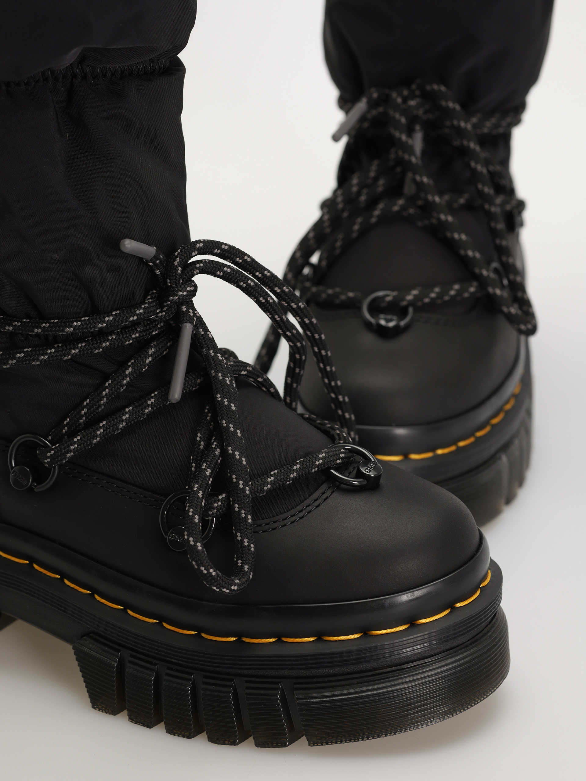 Topánky Dr. Martens Audrick Padded Hi Wmn (black snowplow wp/soft poly)