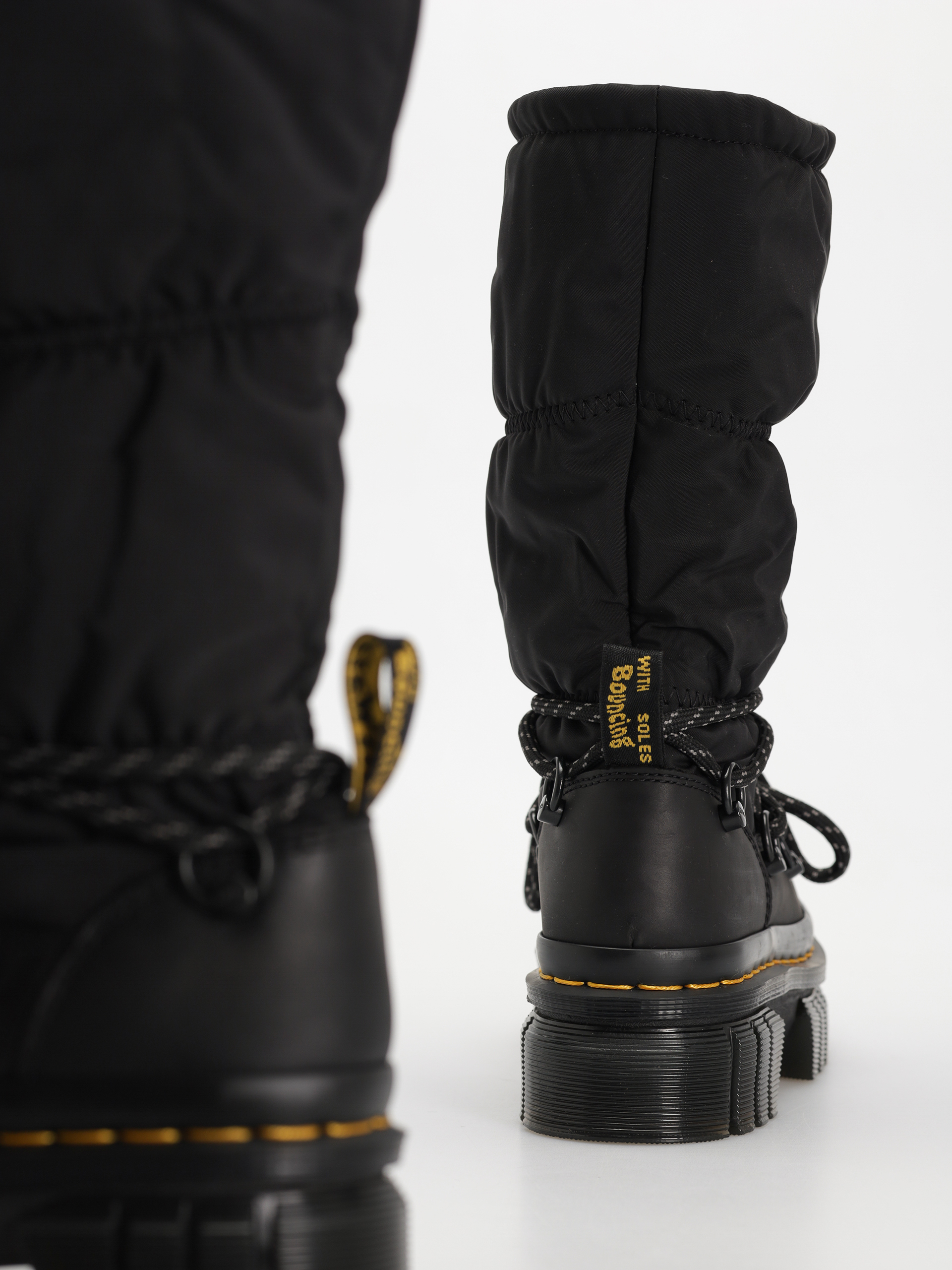 Topánky Dr. Martens Audrick Padded Hi Wmn (black snowplow wp/soft poly)