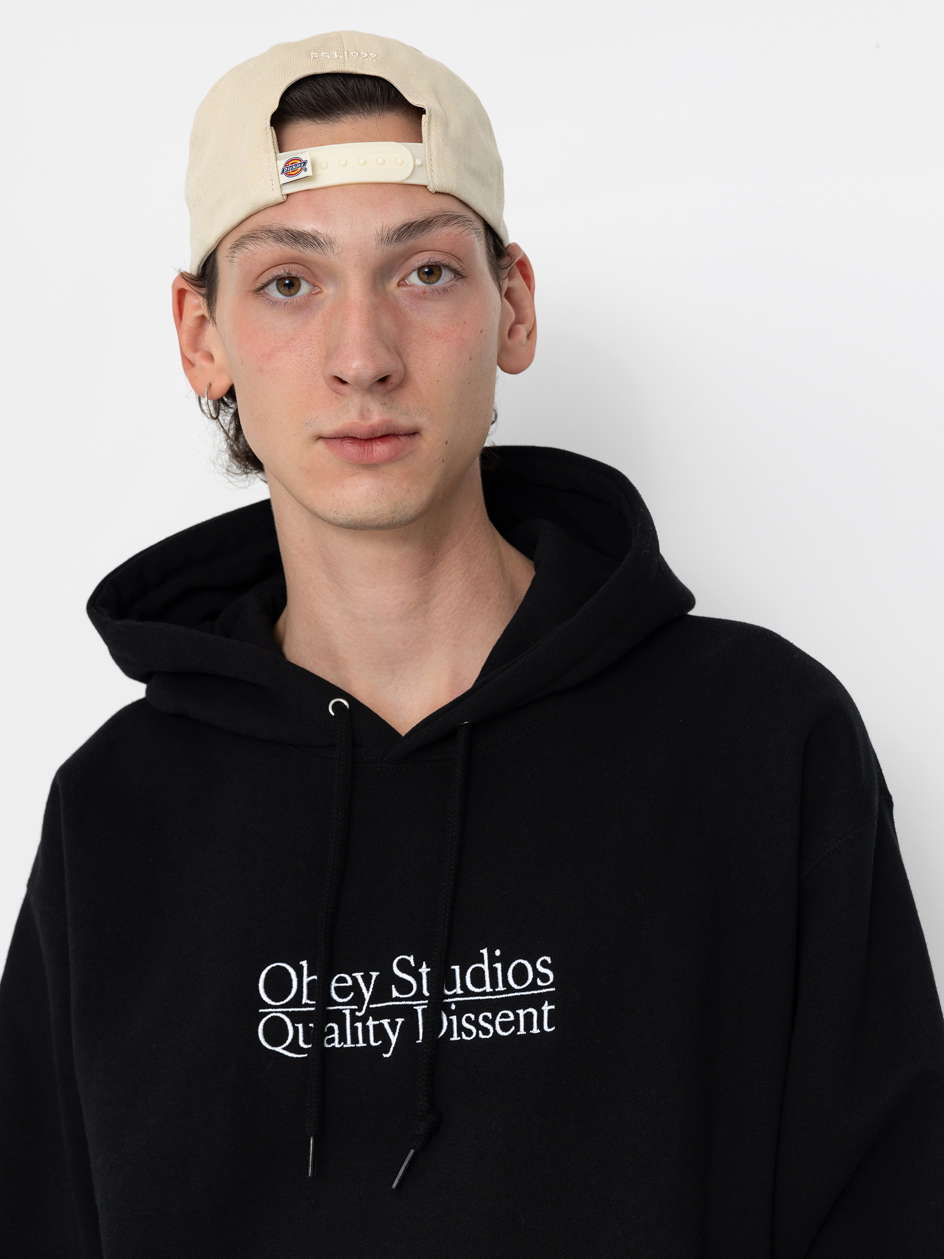 Mikina s kapucňou OBEY Quality Dissent HD (black)