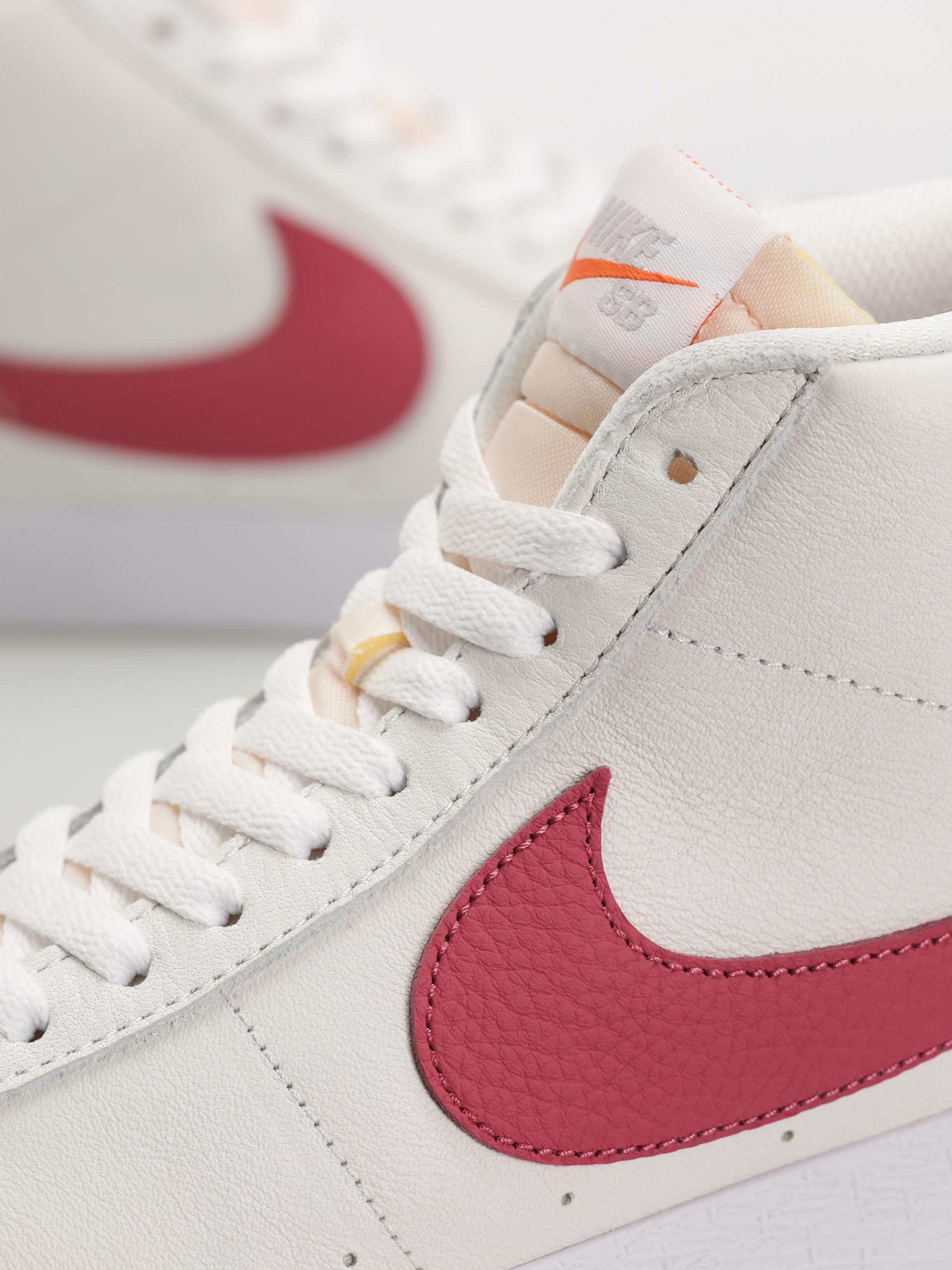 Topánky Nike SB Zoom Blazer Mid Iso (white/sweet beet white sweet beet)