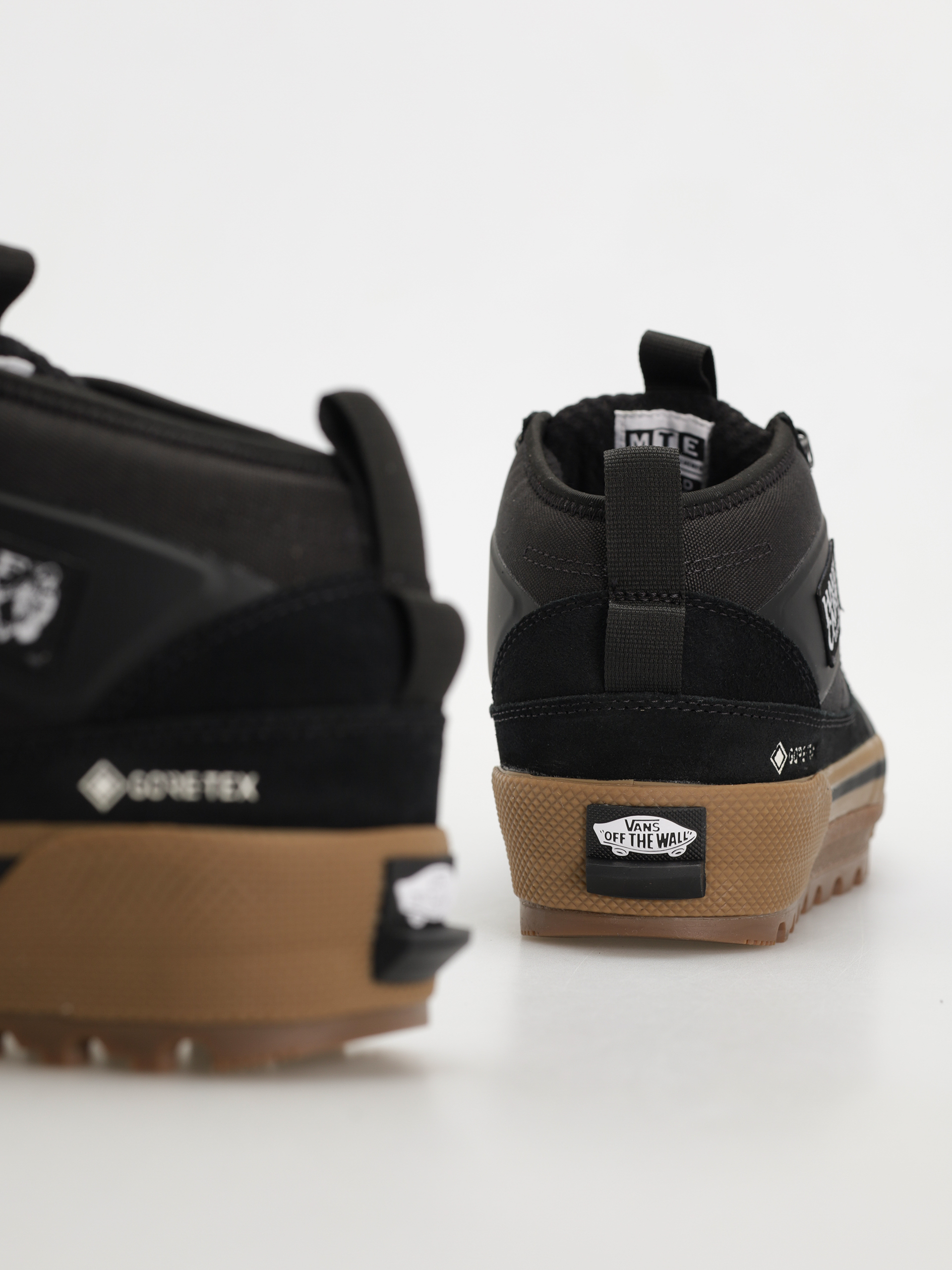 Topánky Vans Half Cab Gore Tex MTE (black/gum)