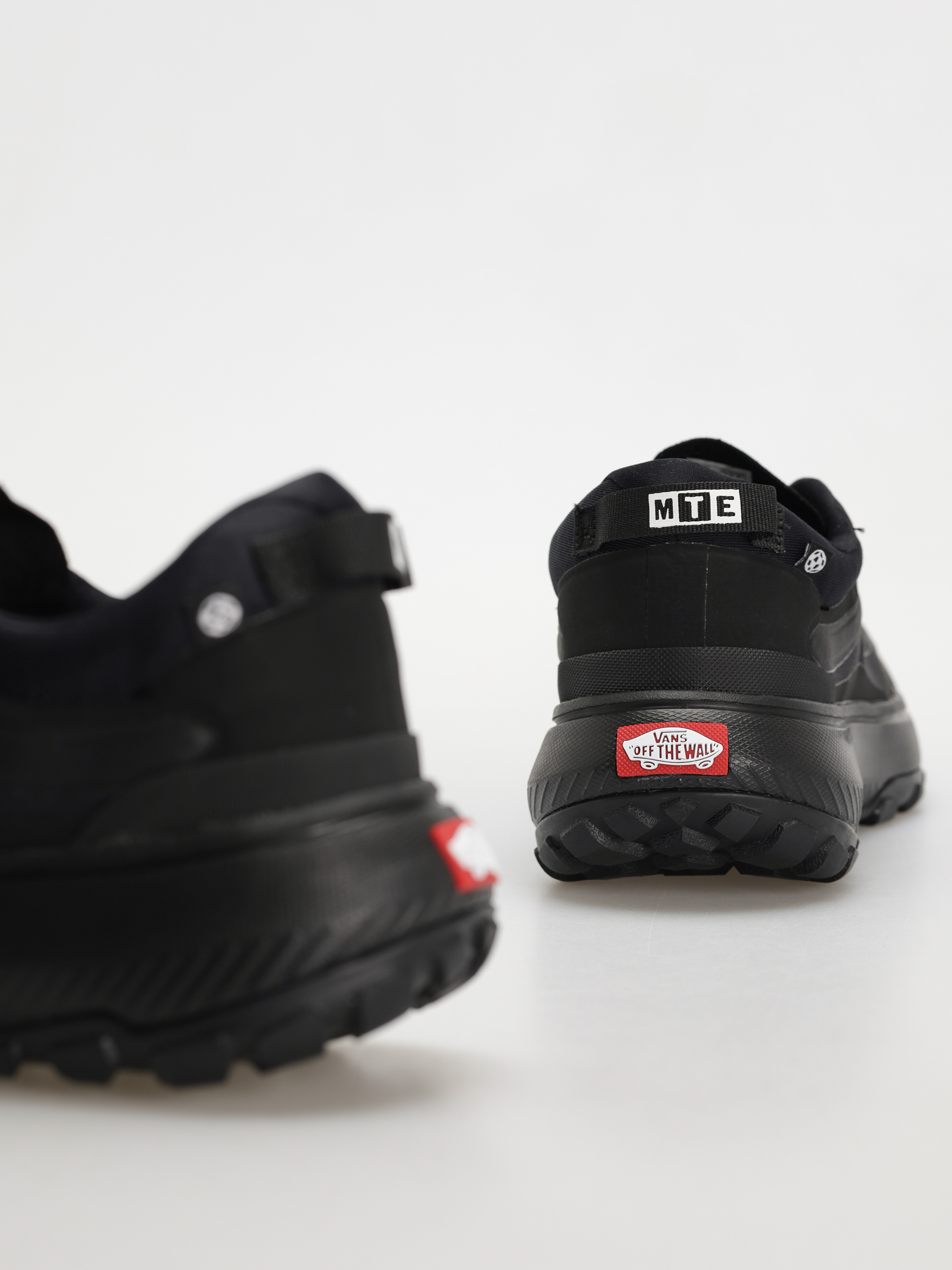 Topánky Vans Crosspath MTE (black/black)