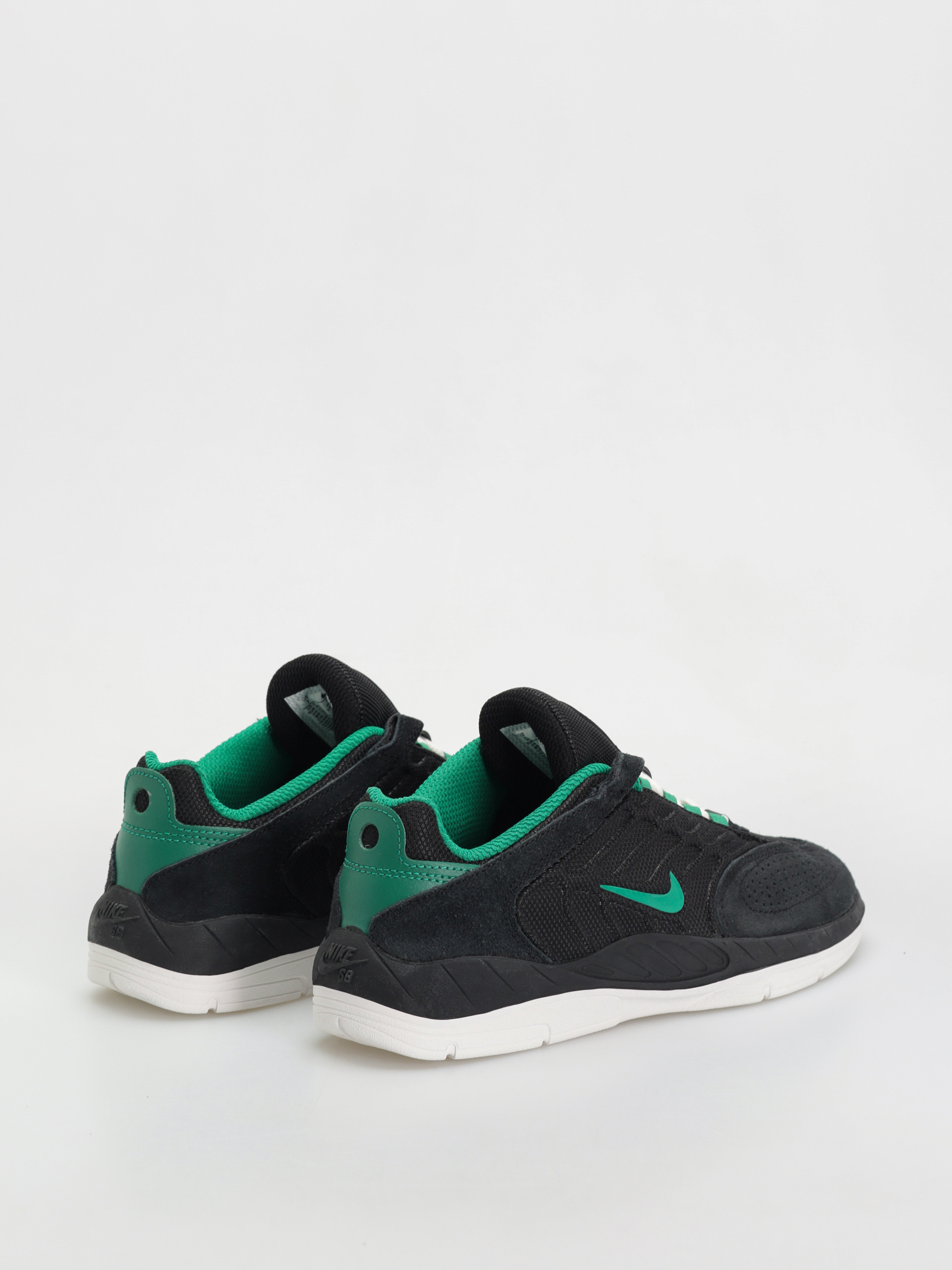 Topánky Nike SB Vertebrae (black/malachite black summit white)