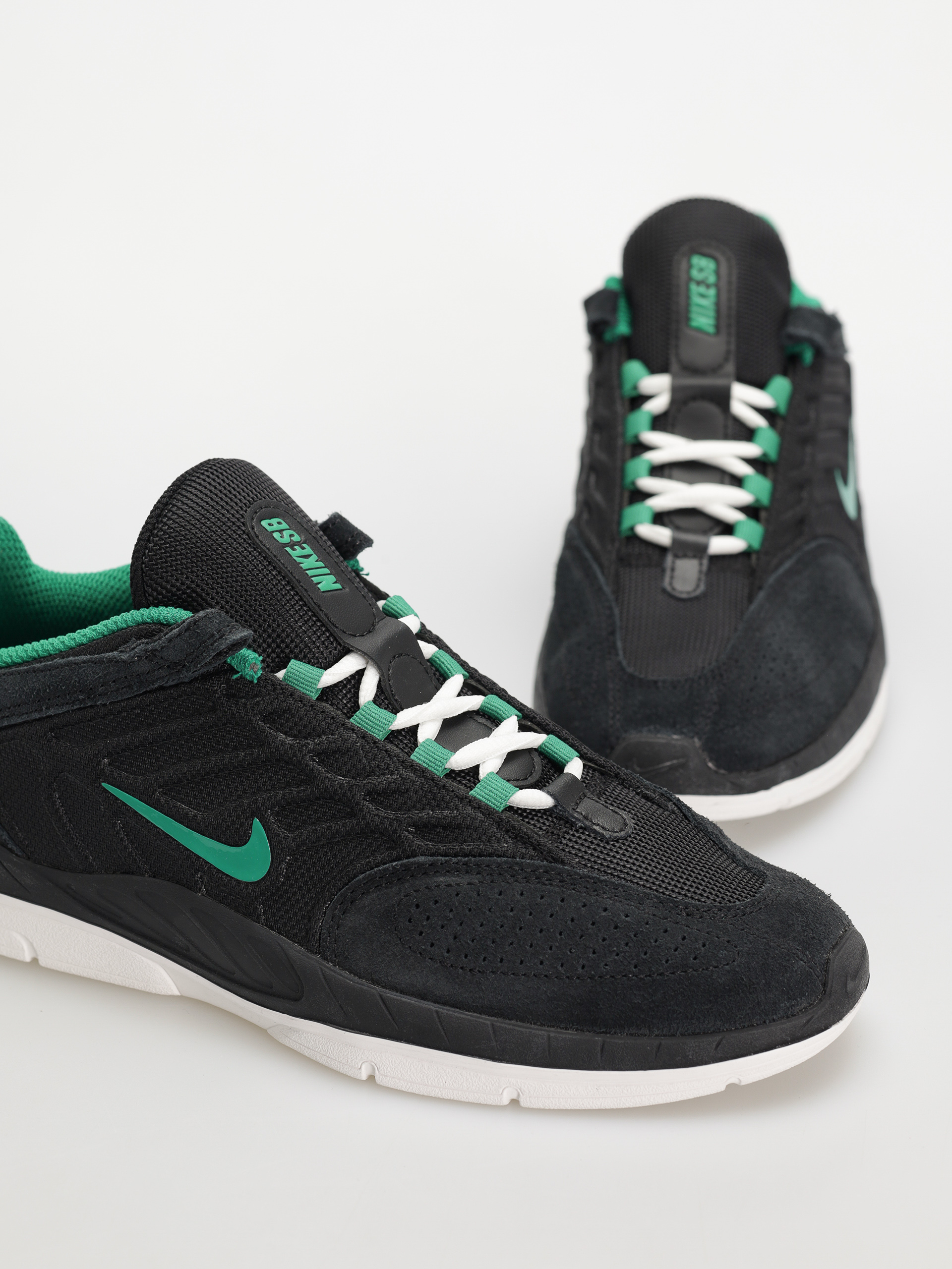 Topánky Nike SB Vertebrae (black/malachite black summit white)