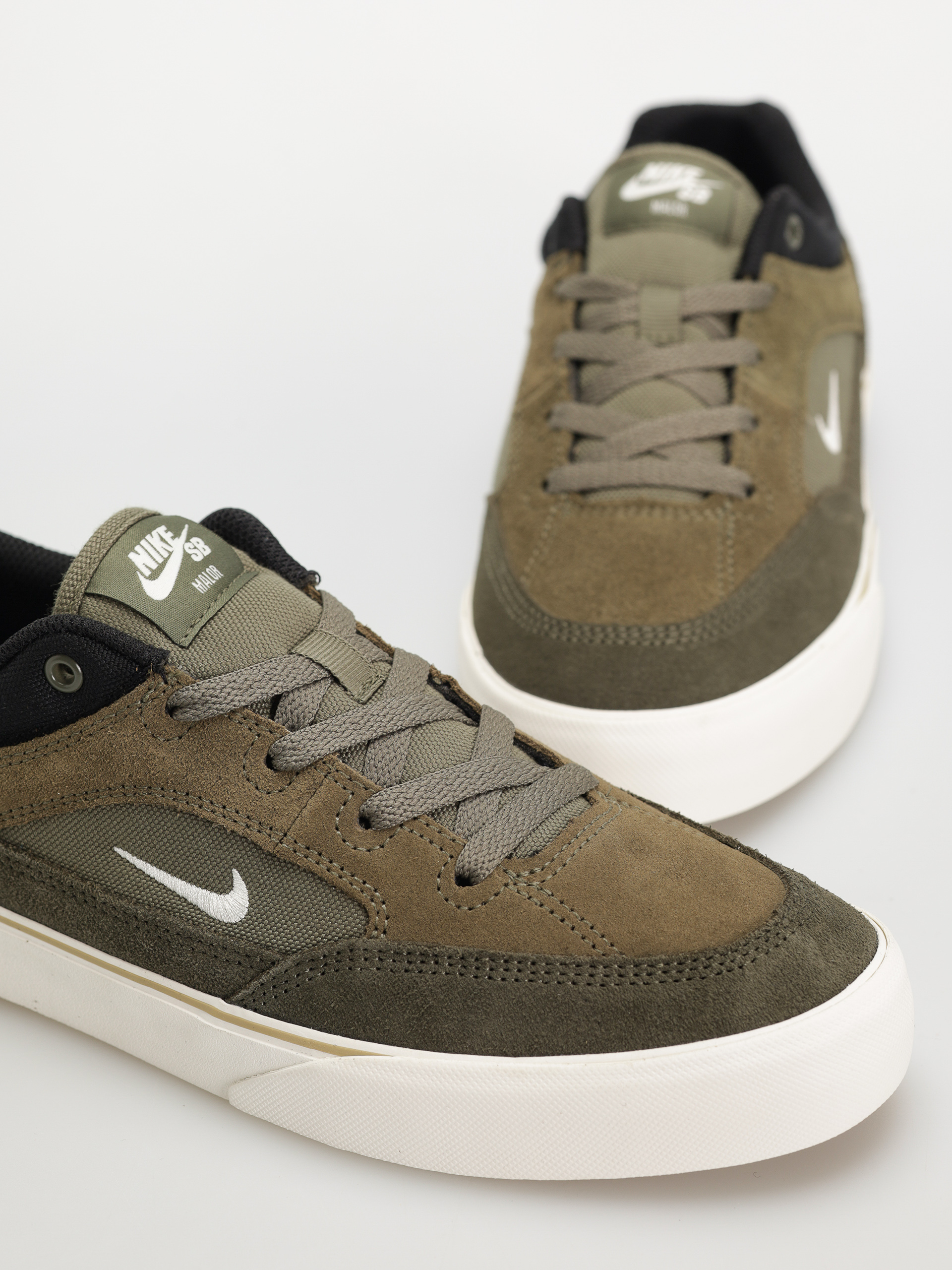 Topánky Nike SB Malor (medium olive/sail cargo khaki black)