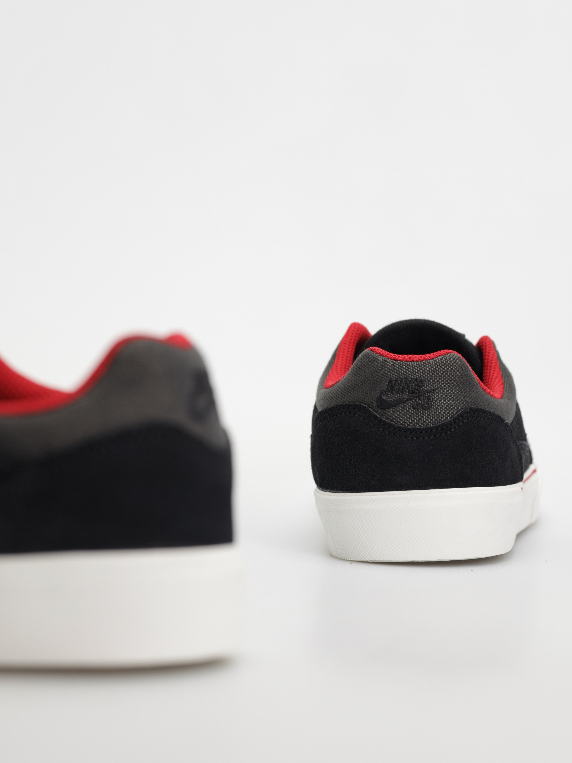 Topánky Nike SB Malor (black/gym red black anthracite)