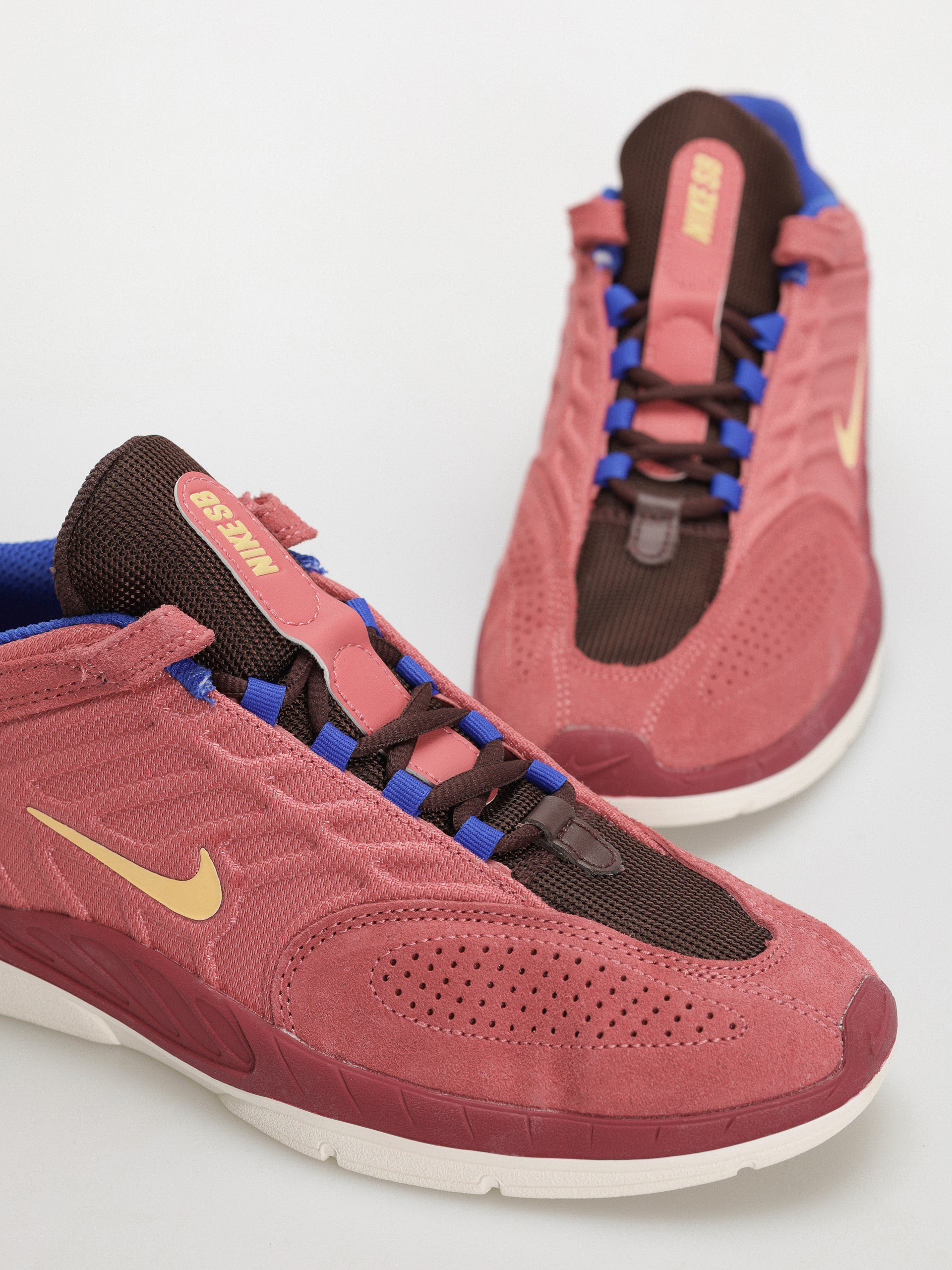 Topánky Nike SB Vertebrae (adobe/melon tint earth noble red)