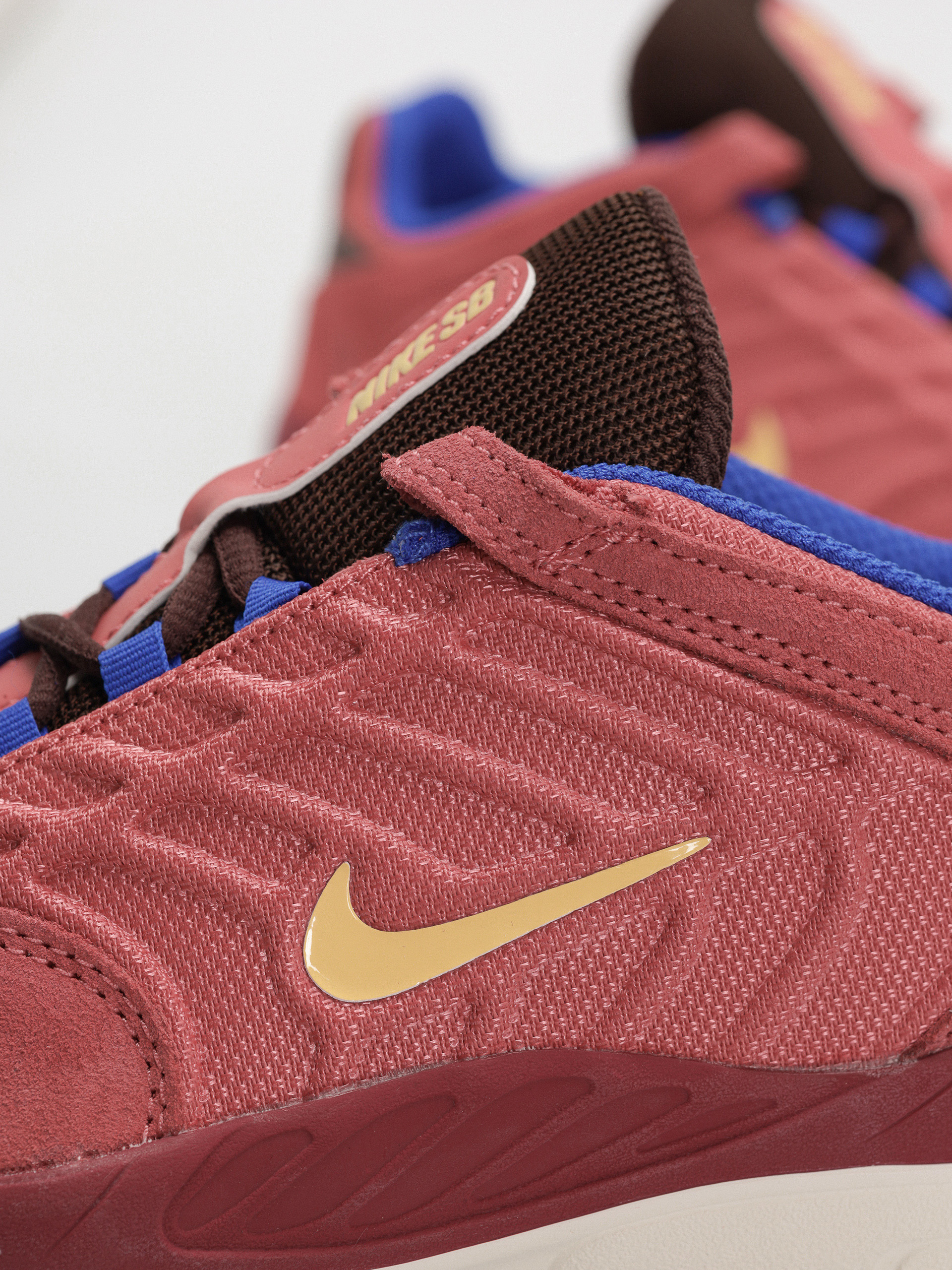 Topánky Nike SB Vertebrae (adobe/melon tint earth noble red)