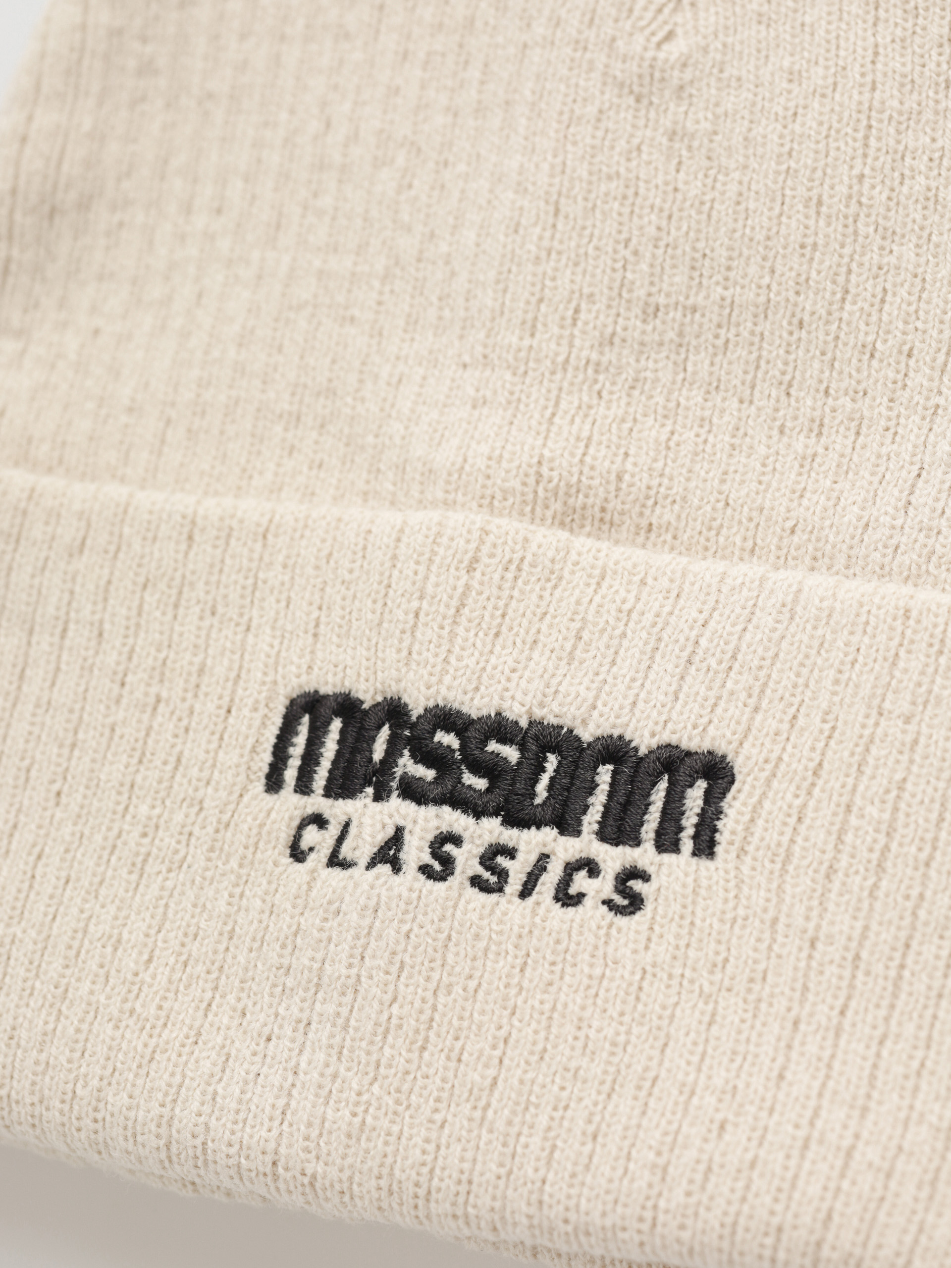 Čiapka MassDnm Classics (off white)