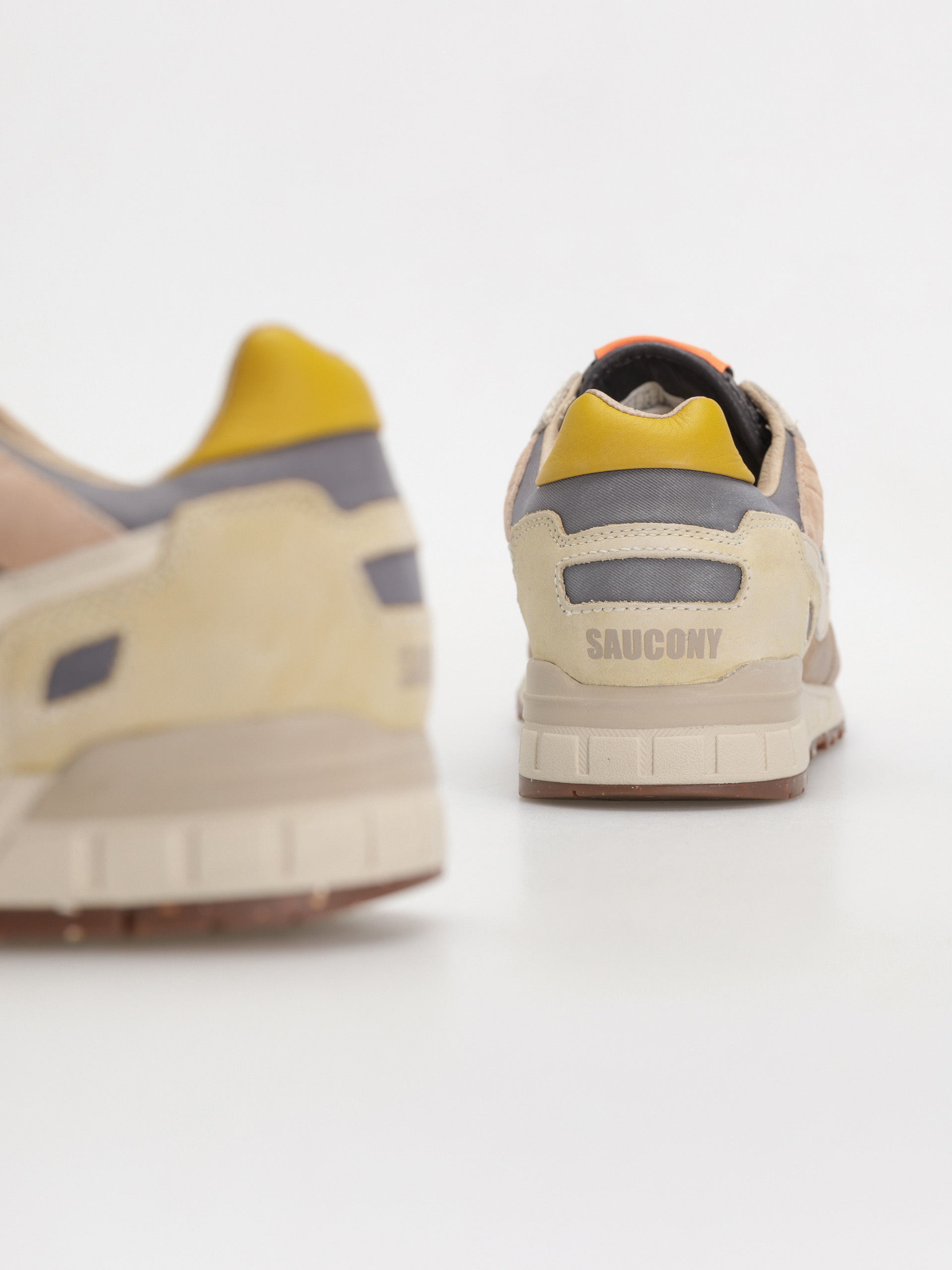 Topánky Saucony Shadow 5000 (dark grey/sand)