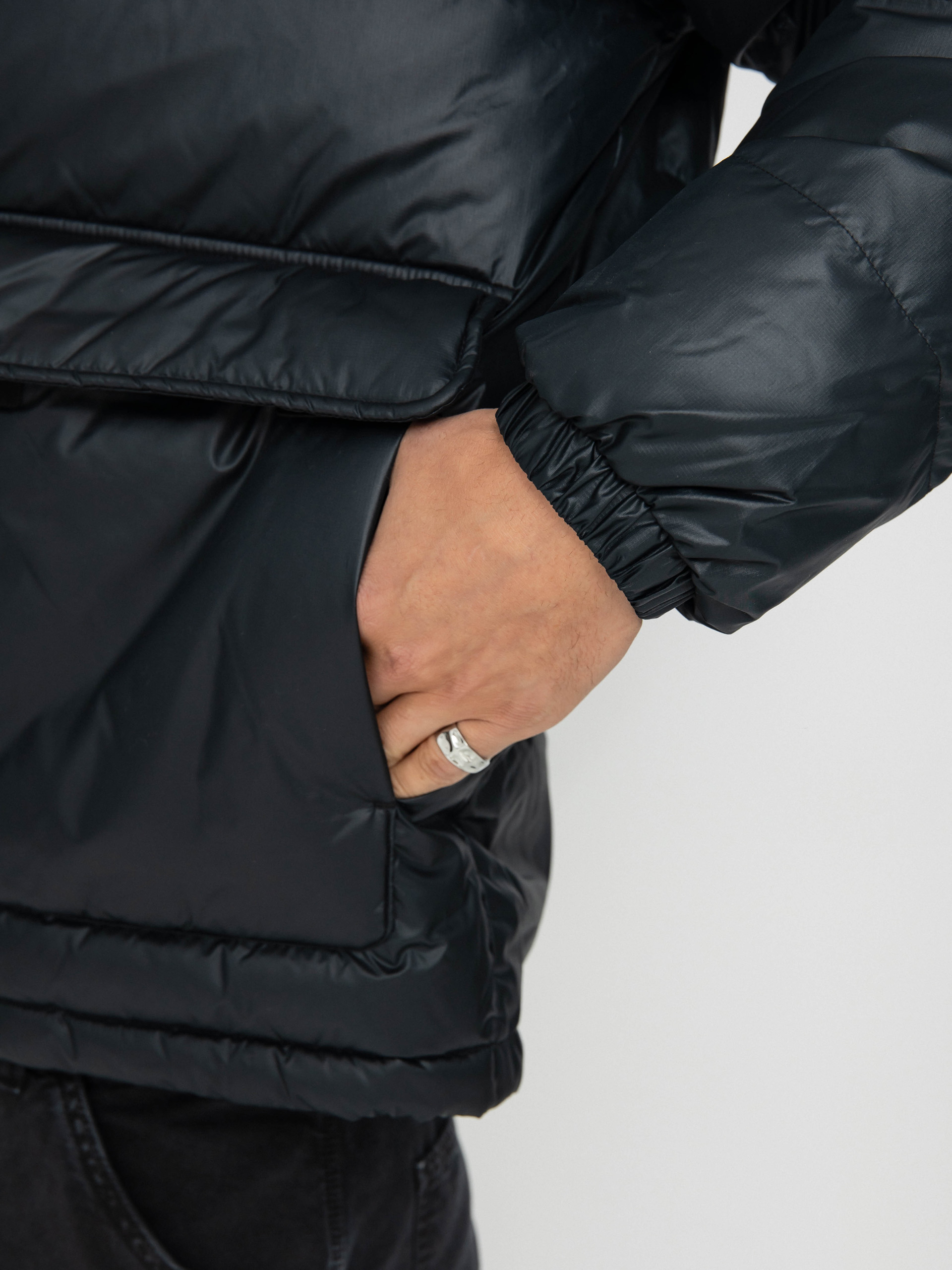 Bunda Converse Commercial Short Down (converse black)